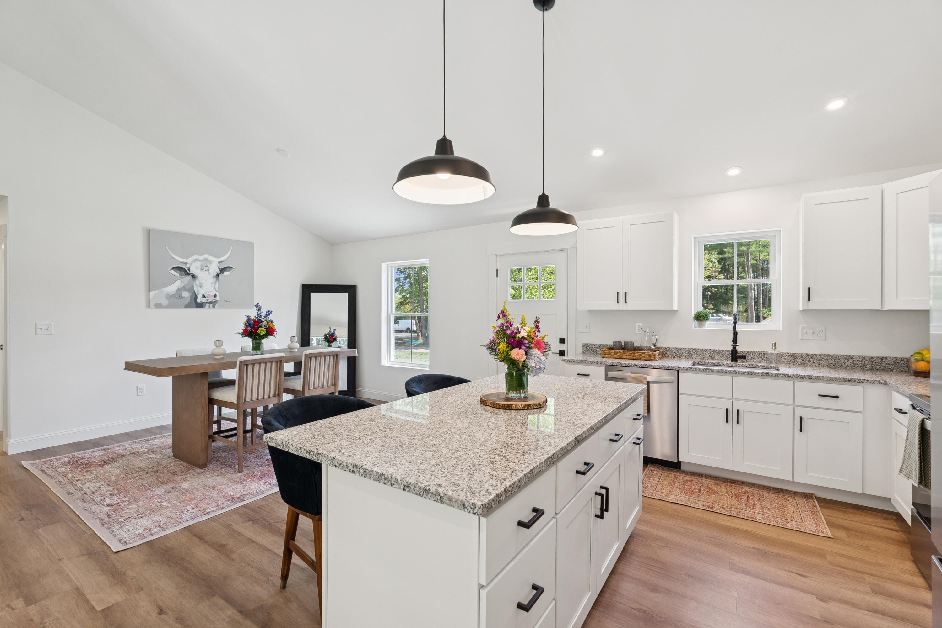 1 Sapphire Property Photo 25