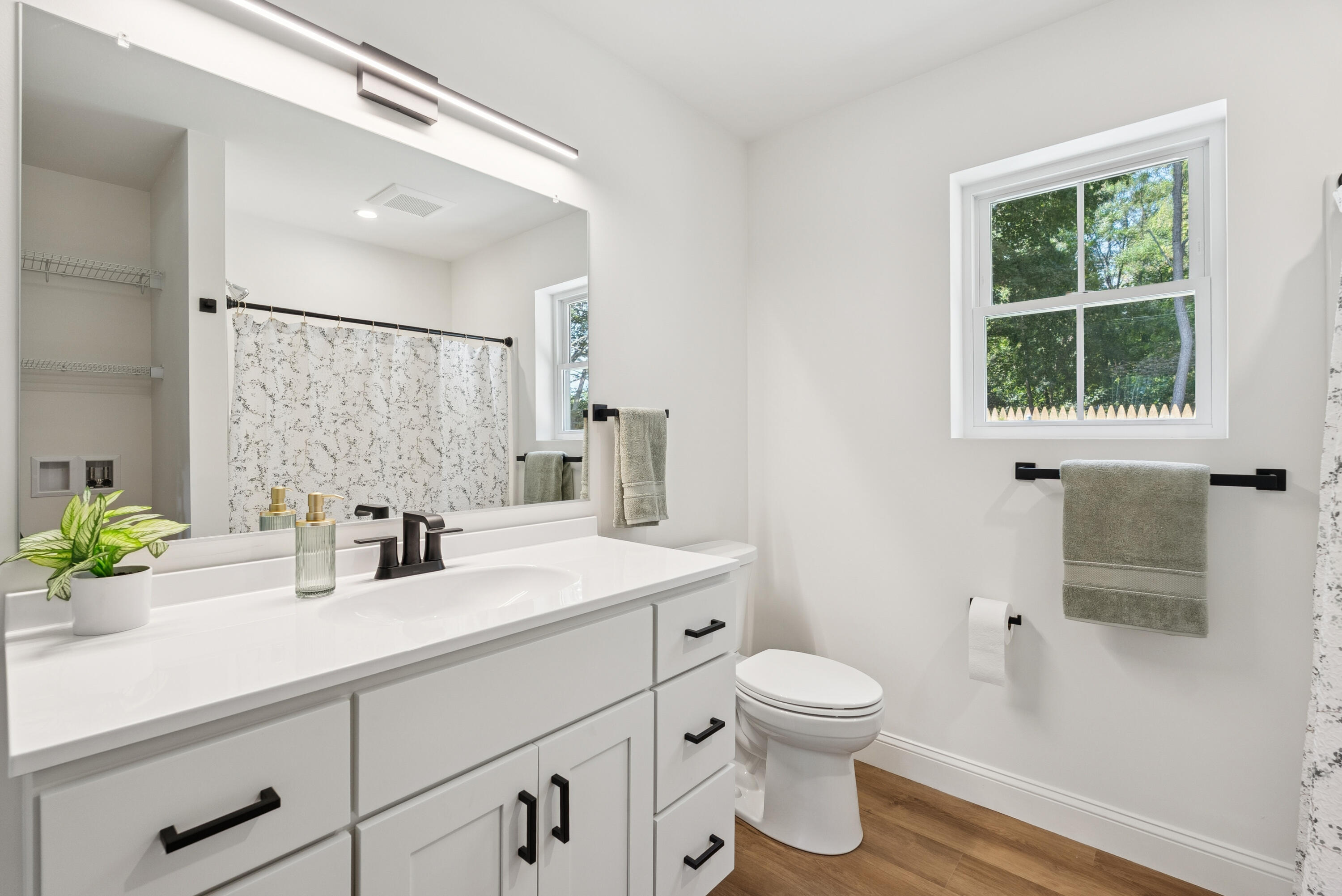 1 Sapphire Property Photo 35