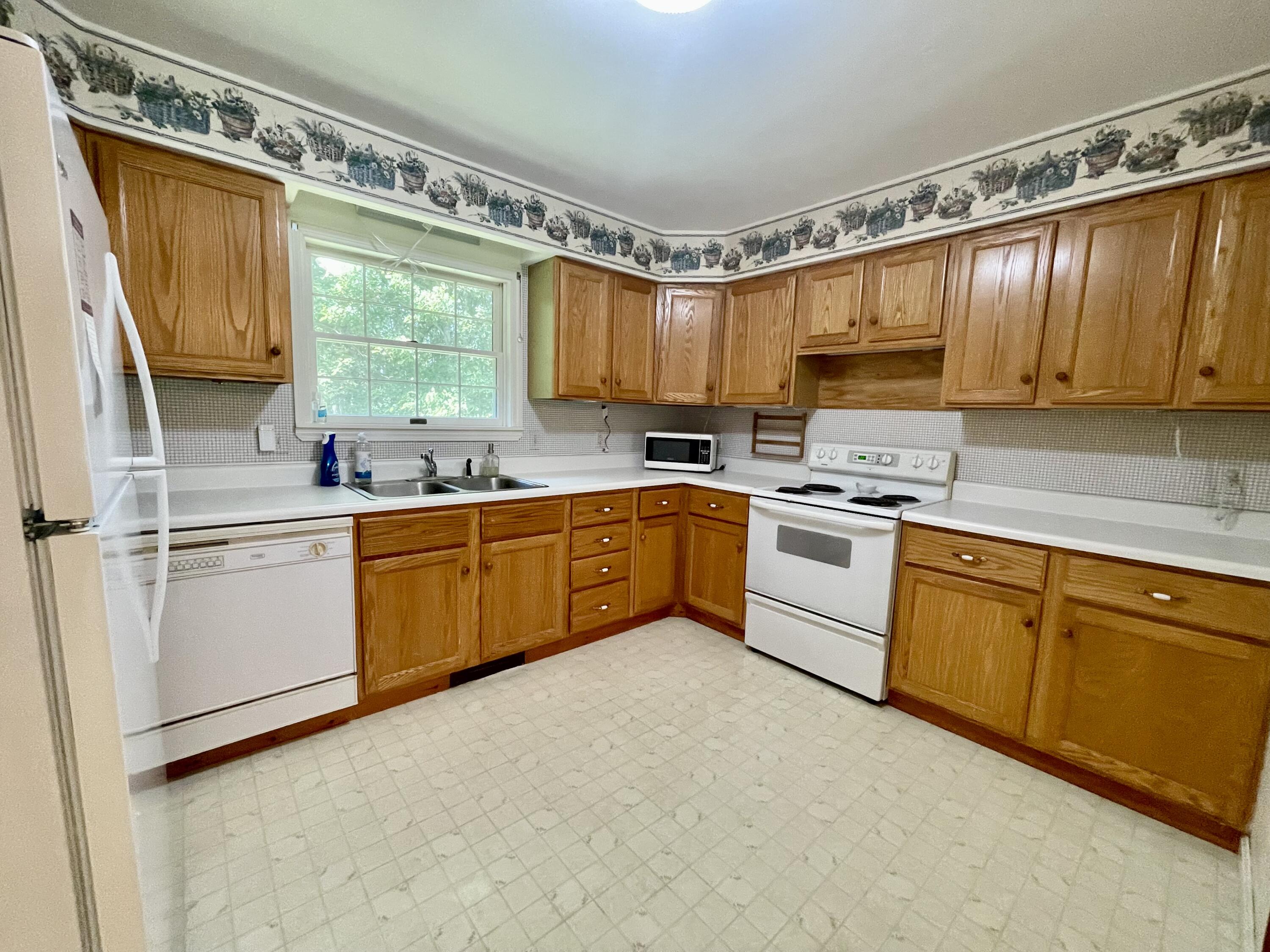 18 Elm Street Property Photo 10