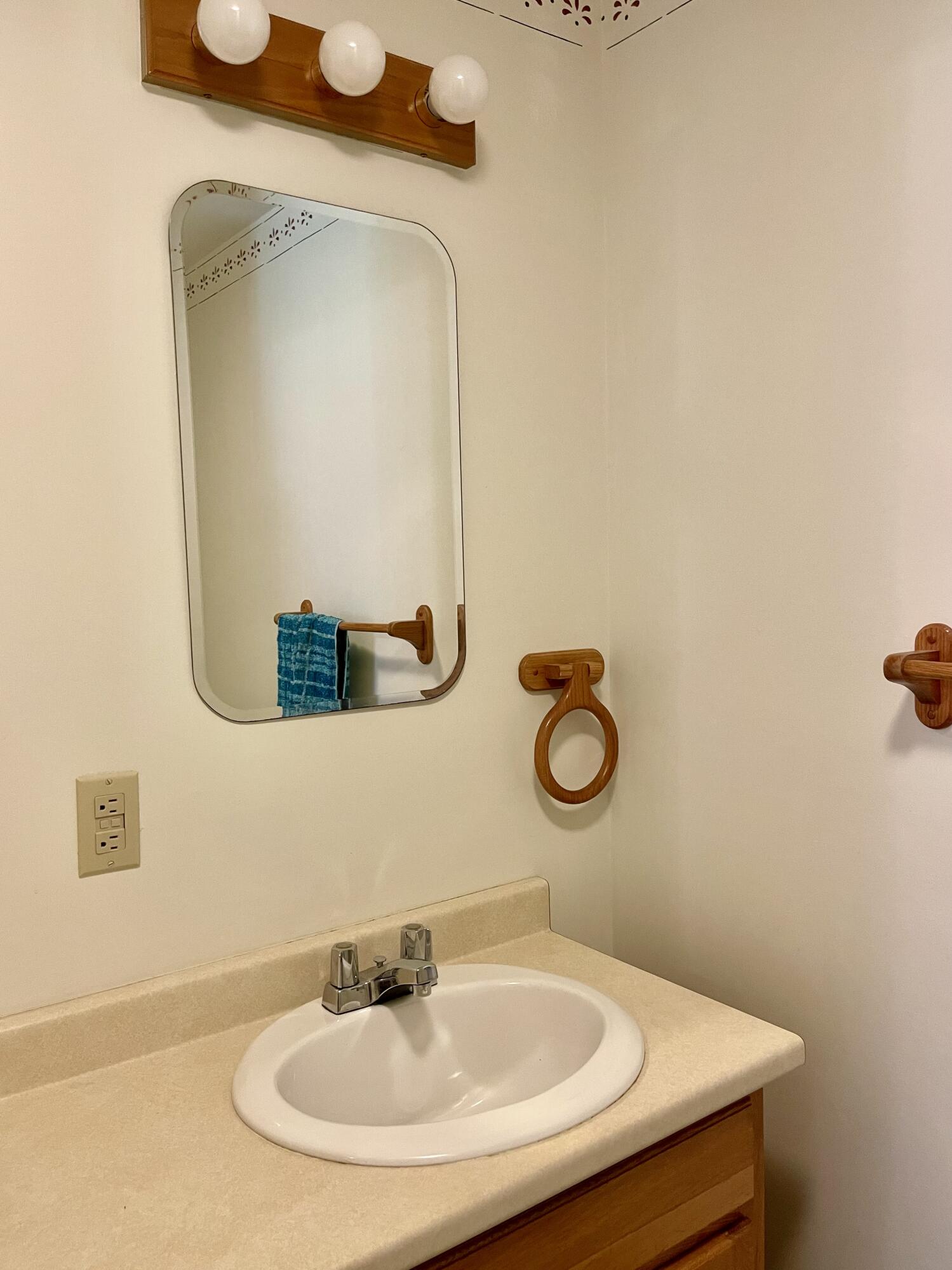 18 Elm Street Property Photo 49