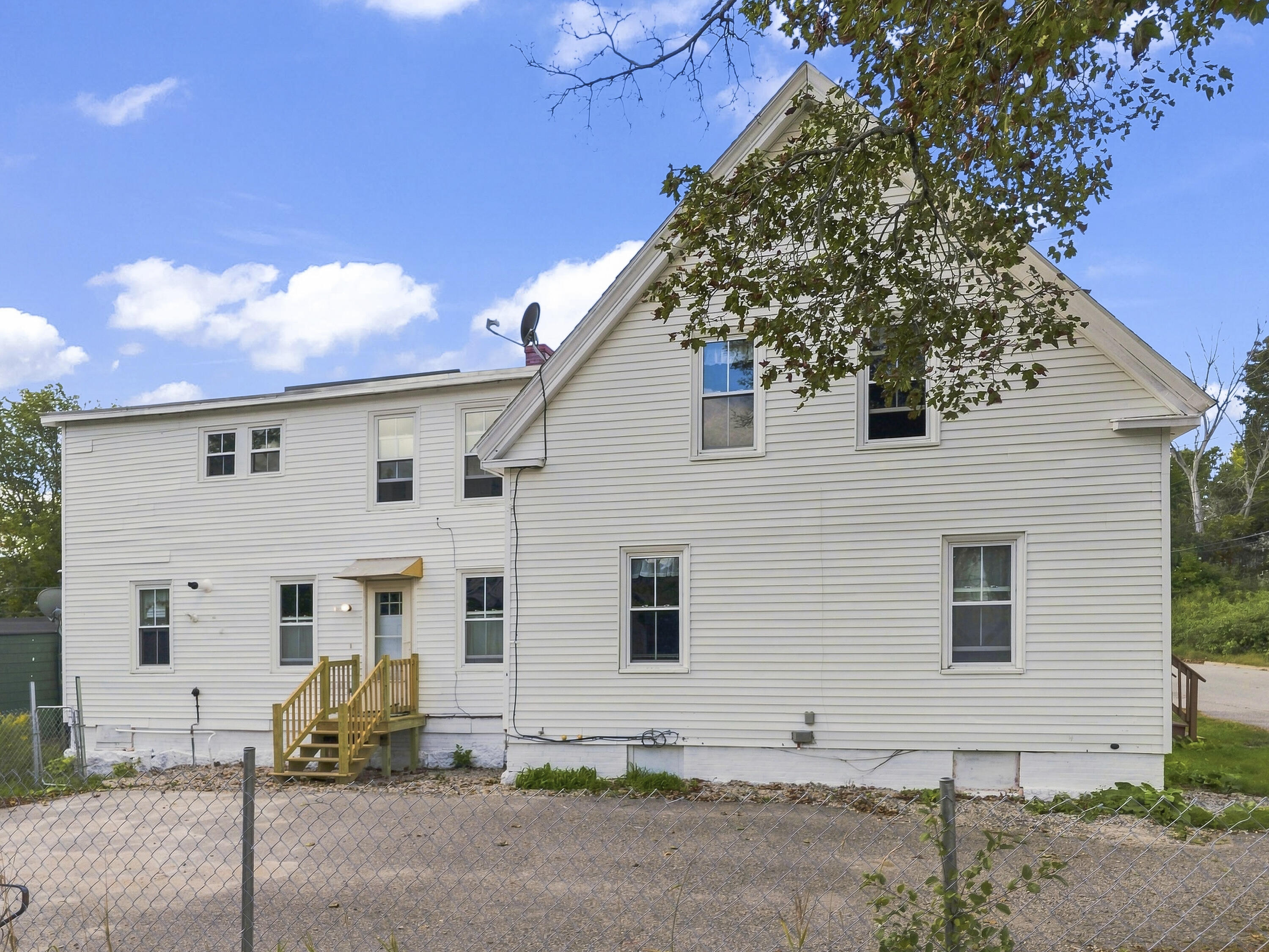 131 Common Street Property Photo 9