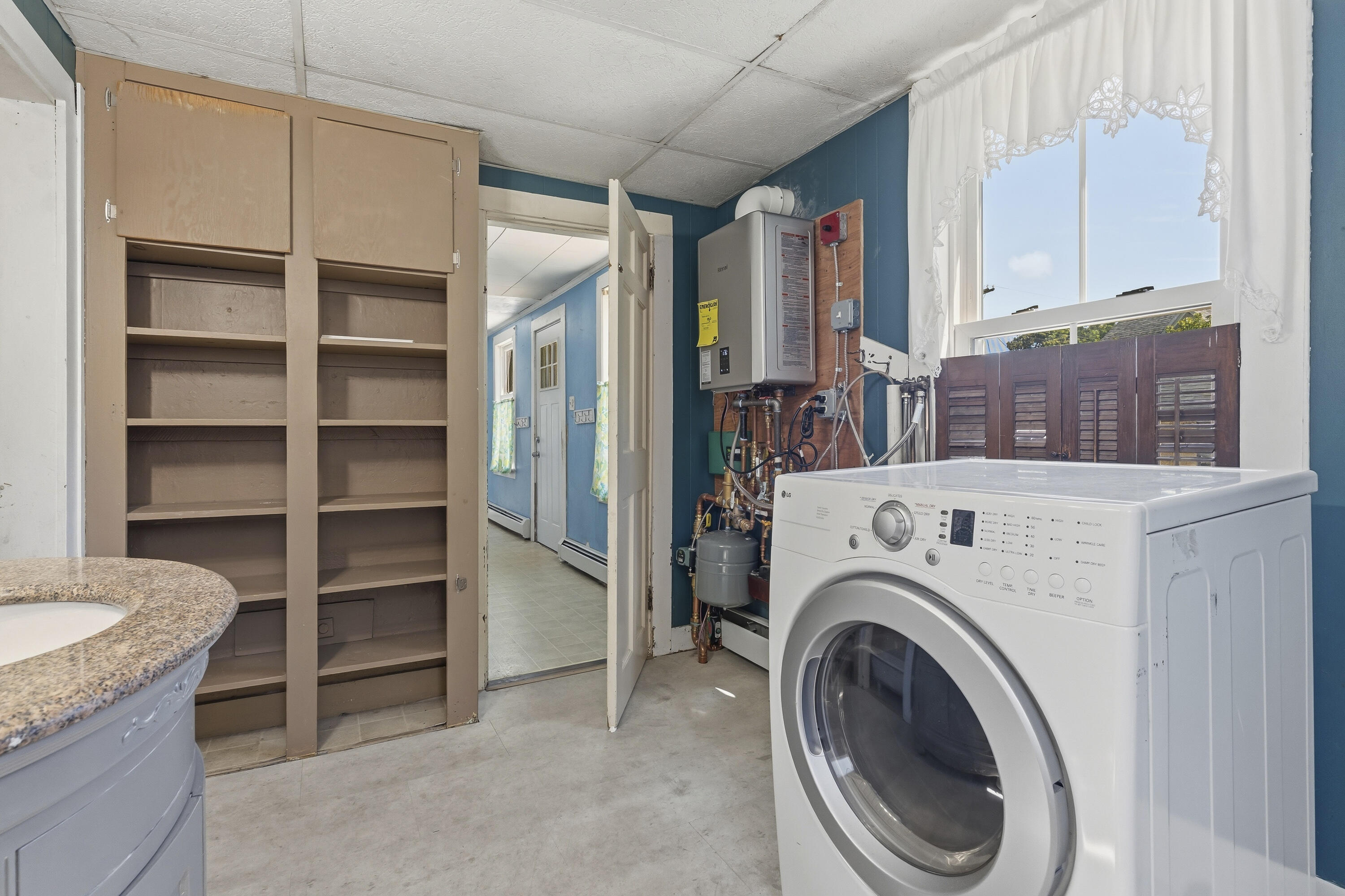 131 Common Street Property Photo 17