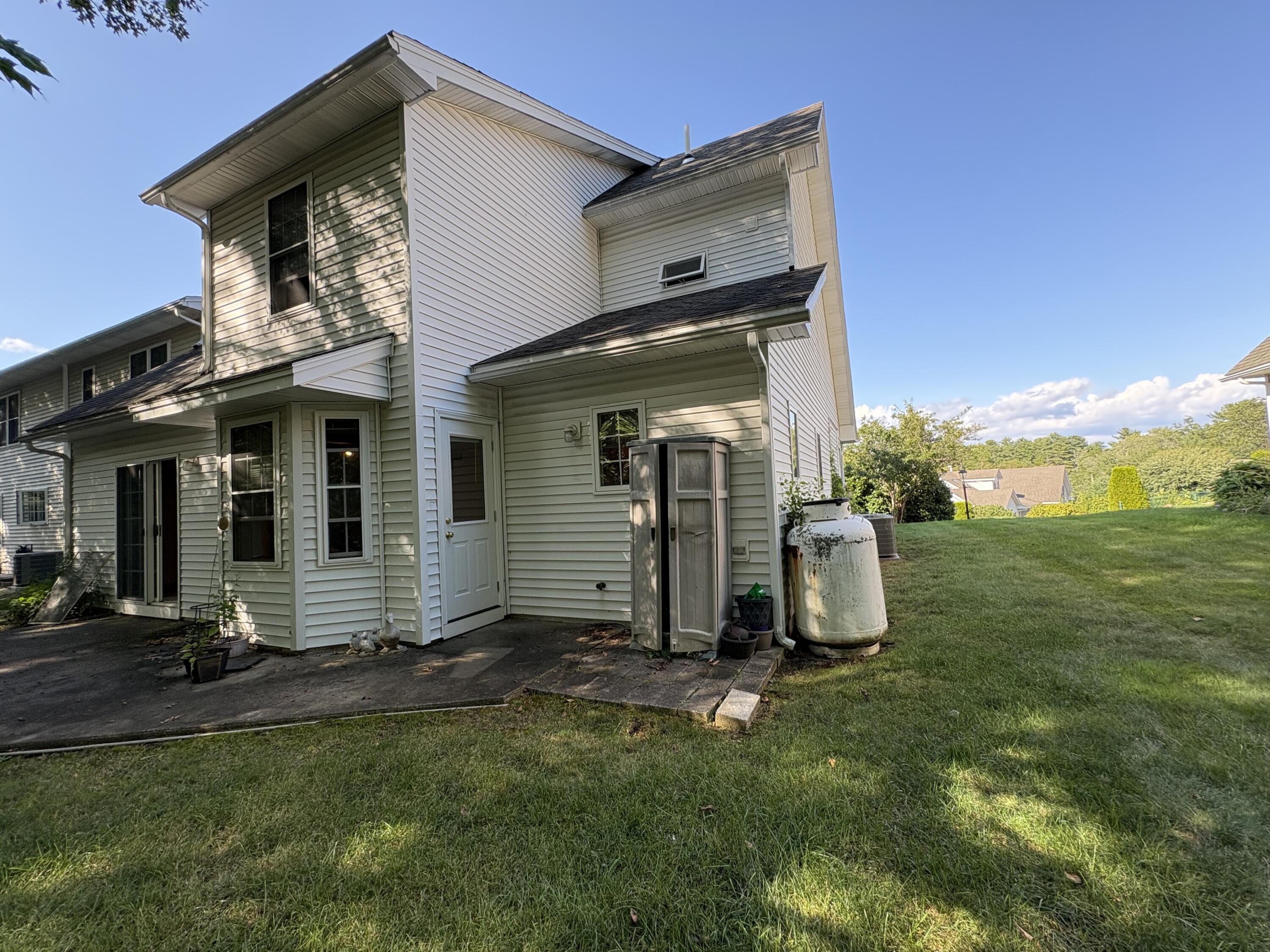20 Spring Pond Circle Property Photo 2