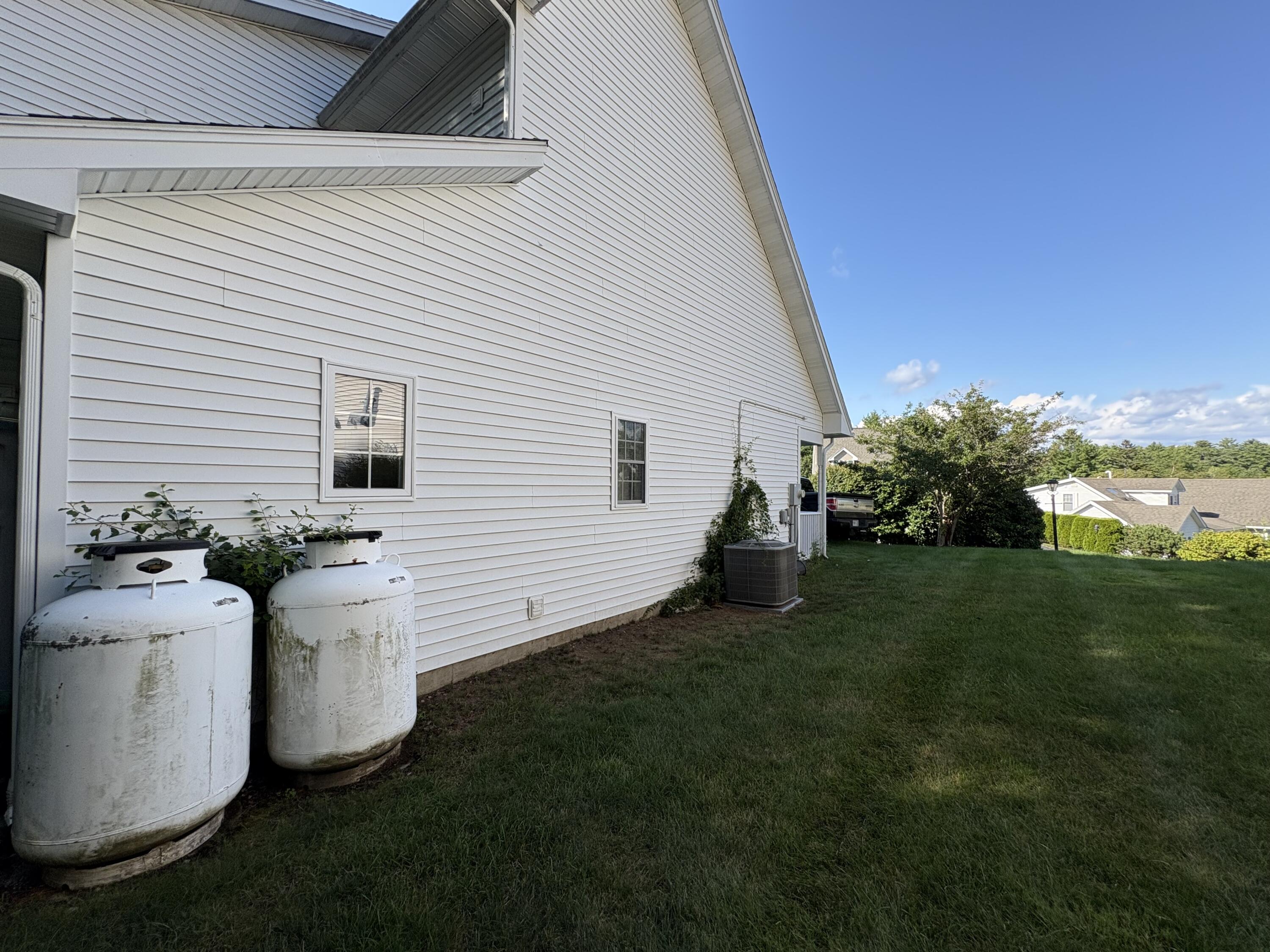 20 Spring Pond Circle Property Photo 4