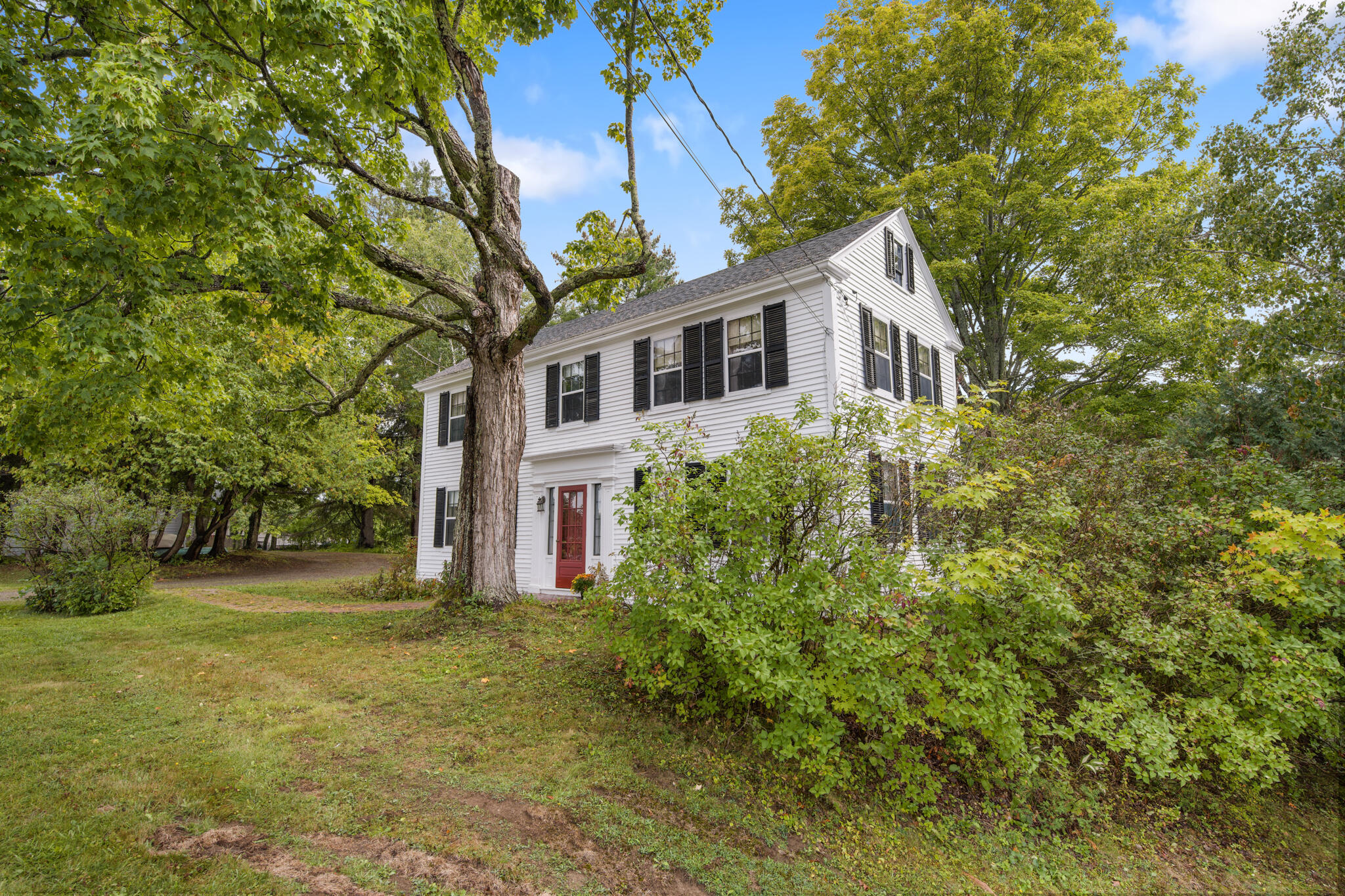 651 College Avenue Property Photo 2
