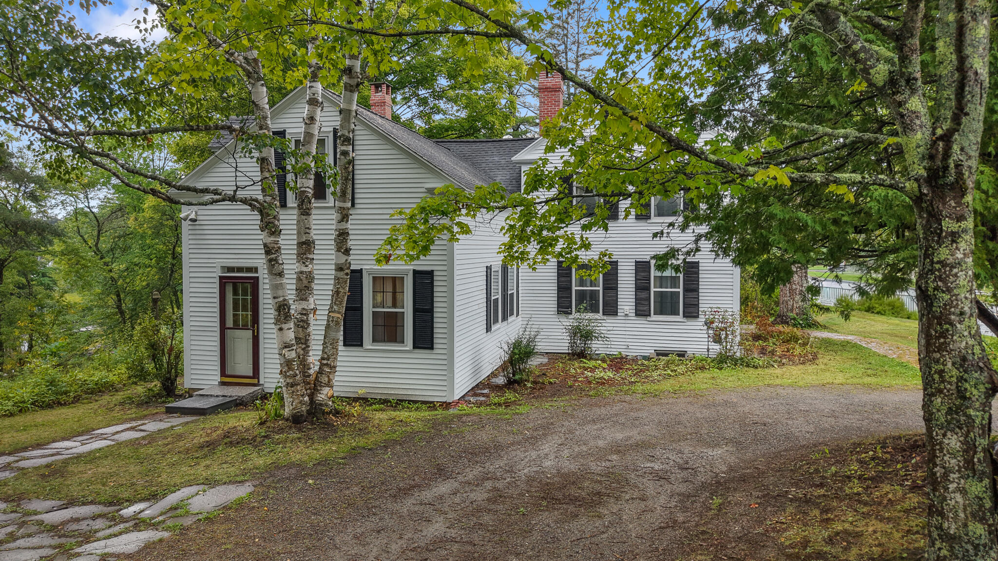 651 College Avenue Property Photo 5