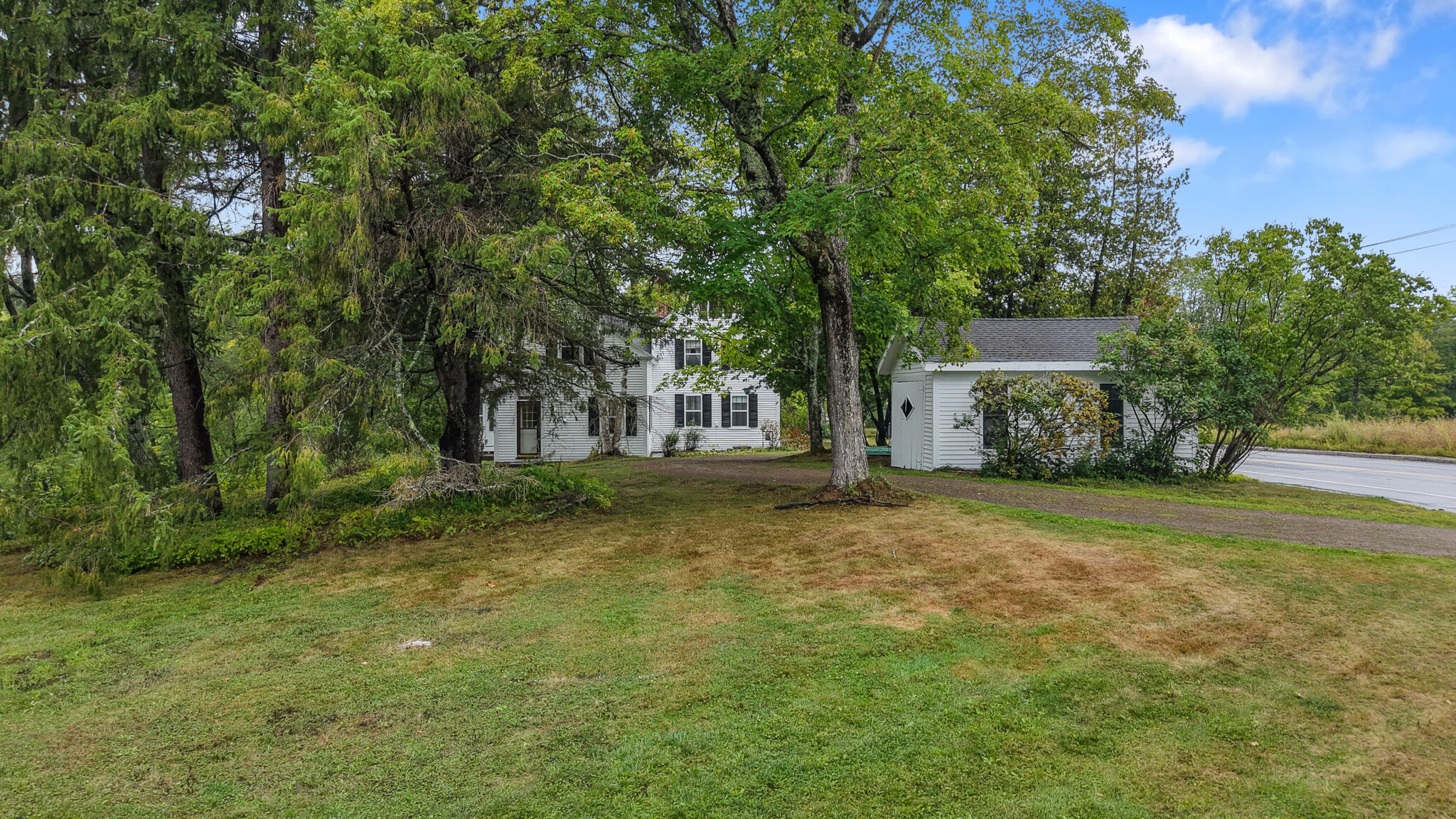 651 College Avenue Property Photo 6