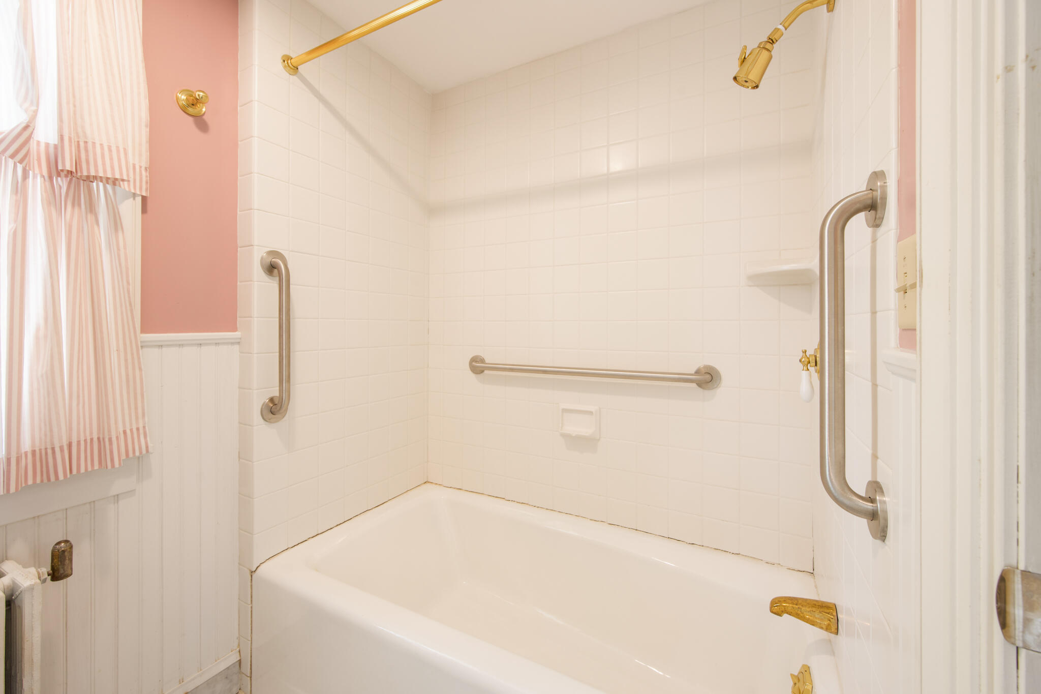 651 College Avenue Property Photo 44