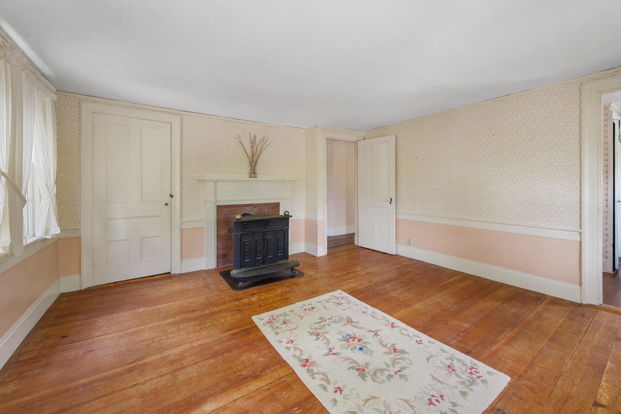 651 College Avenue Property Photo 77