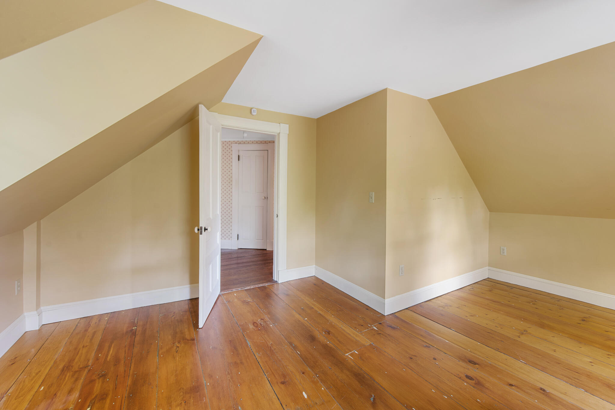 651 College Avenue Property Photo 82