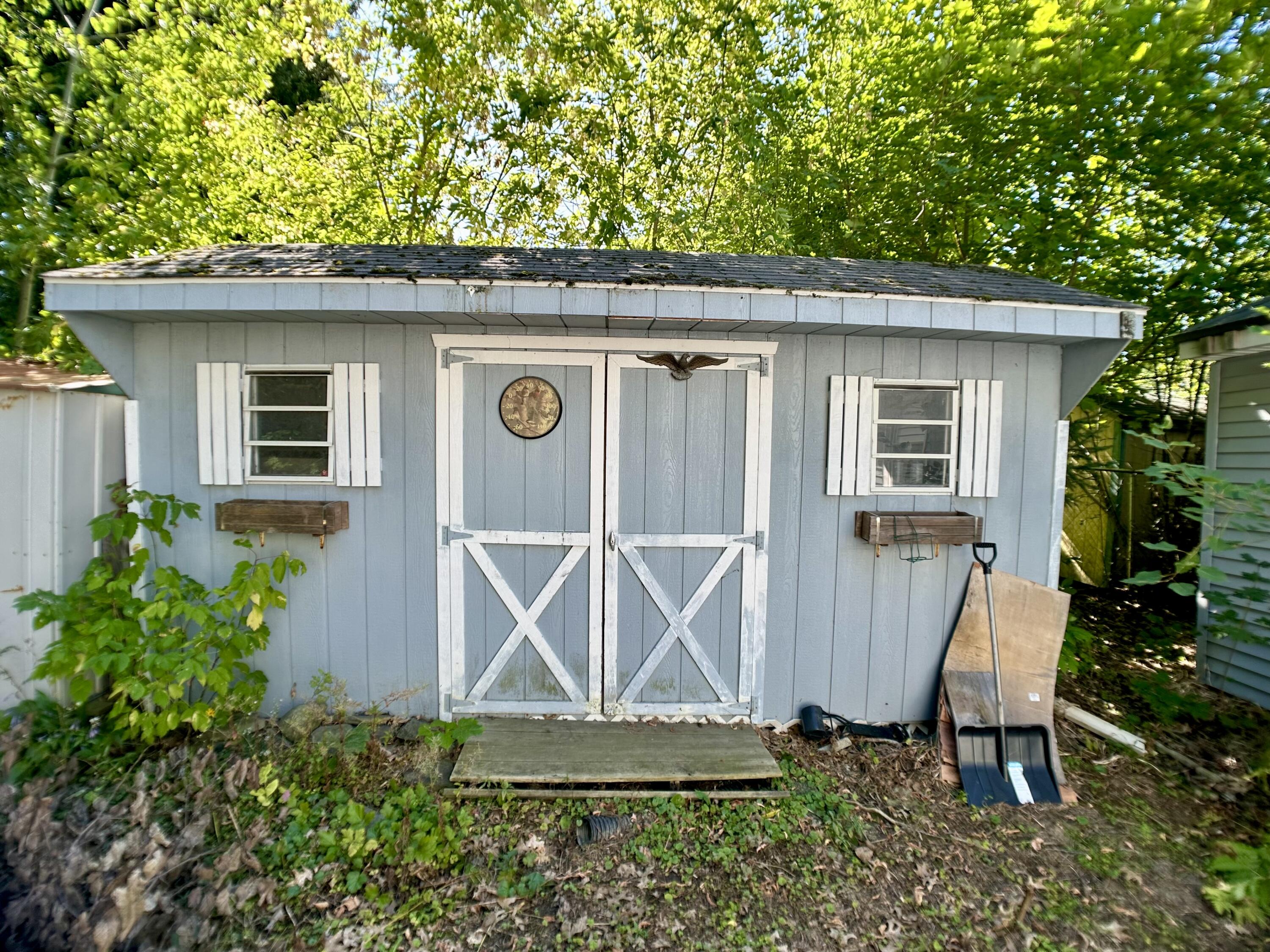 49 Thornton Road Property Photo 8