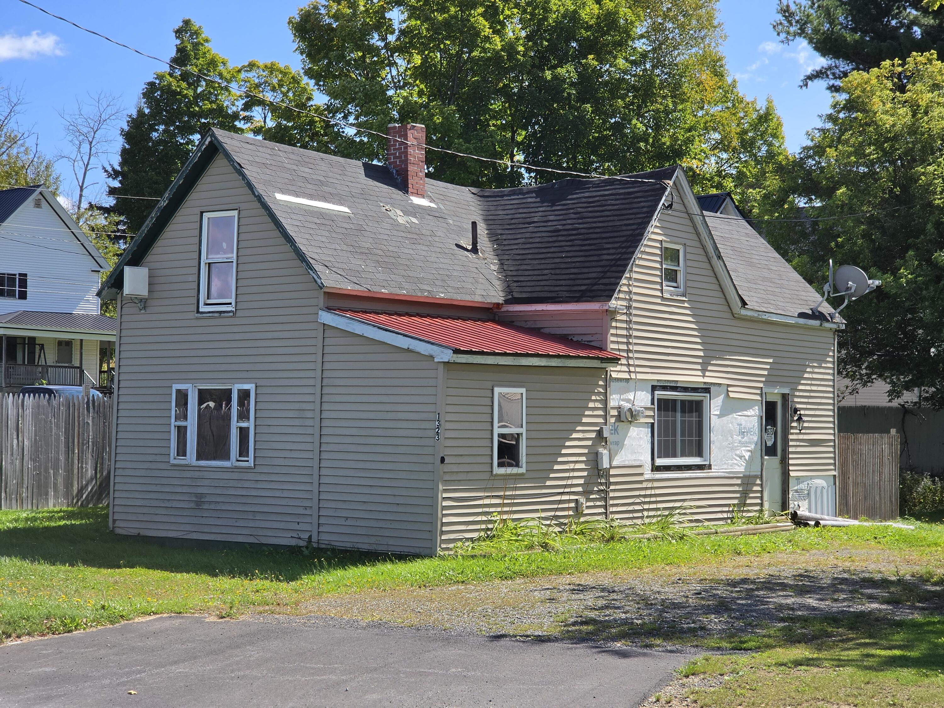 1323 Main Street Property Photo 1