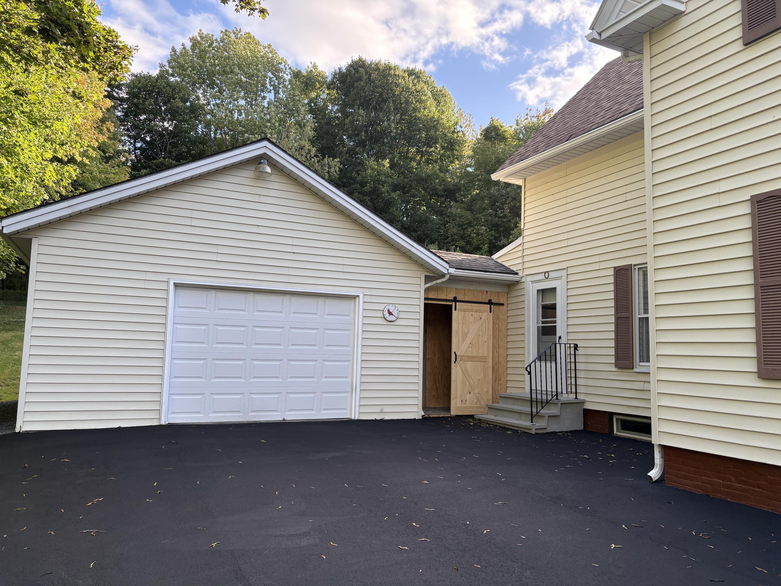 25 Hudson Avenue Property Photo 3
