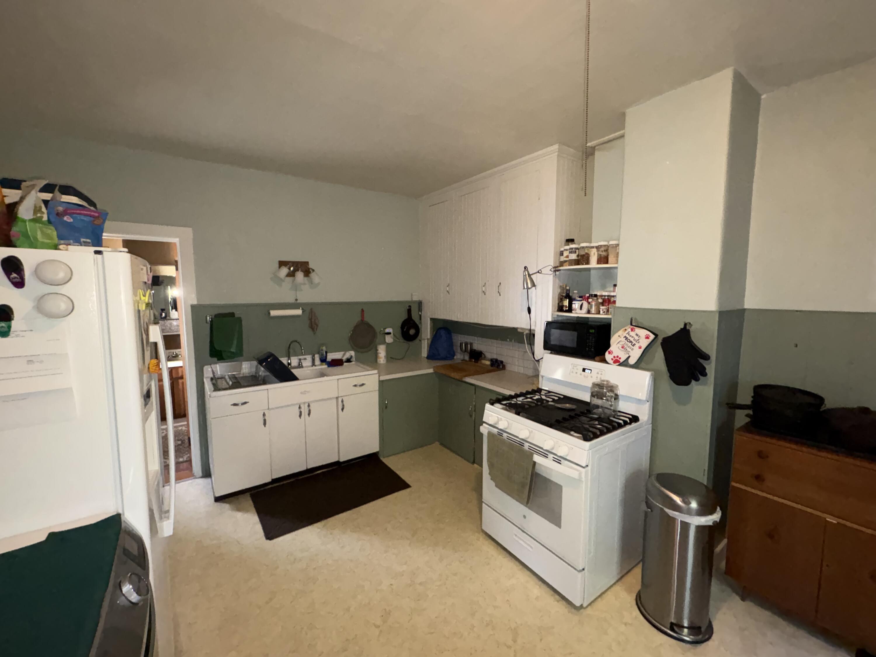 25 Hudson Avenue Property Photo 6