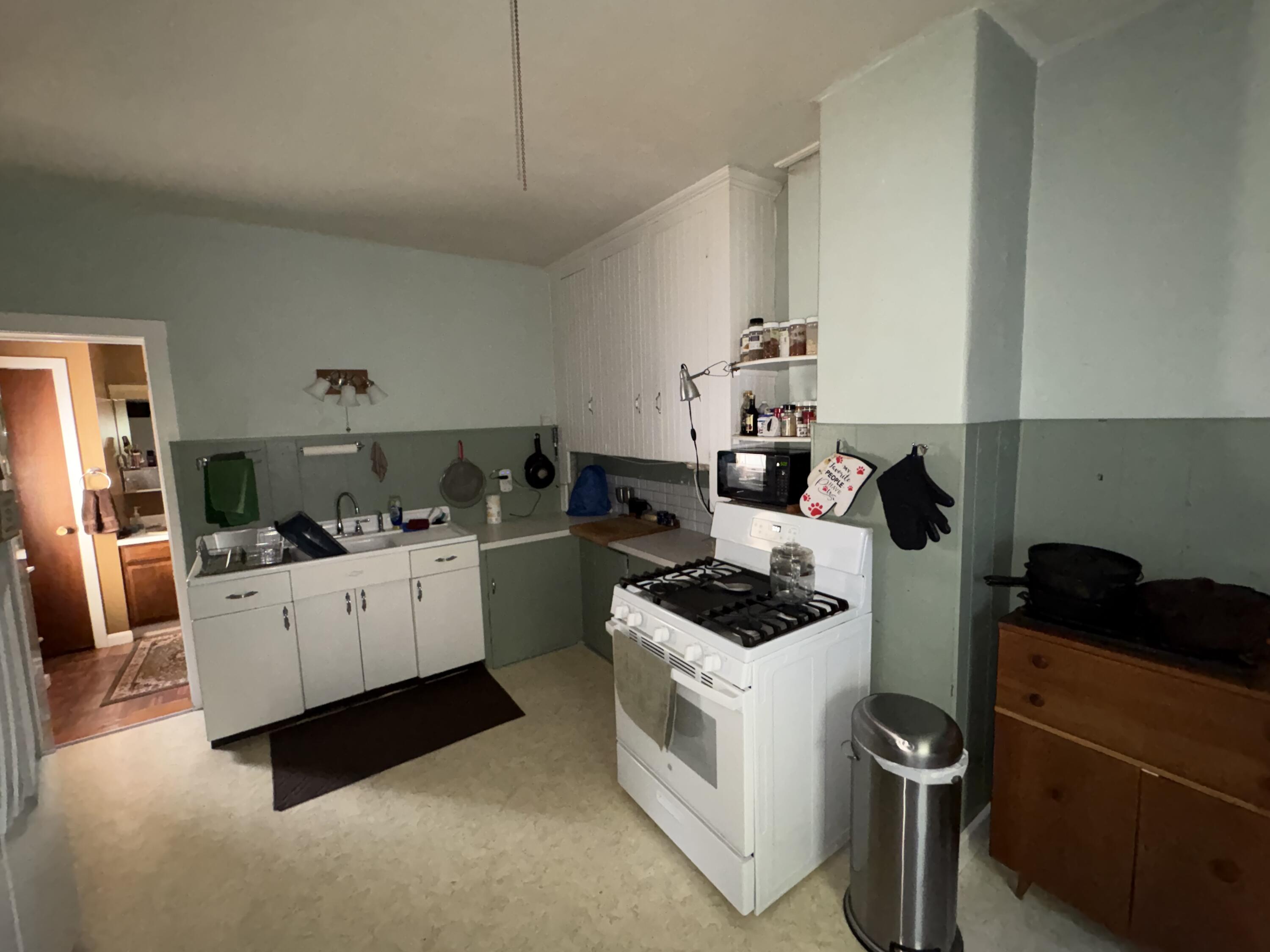 25 Hudson Avenue Property Photo 8
