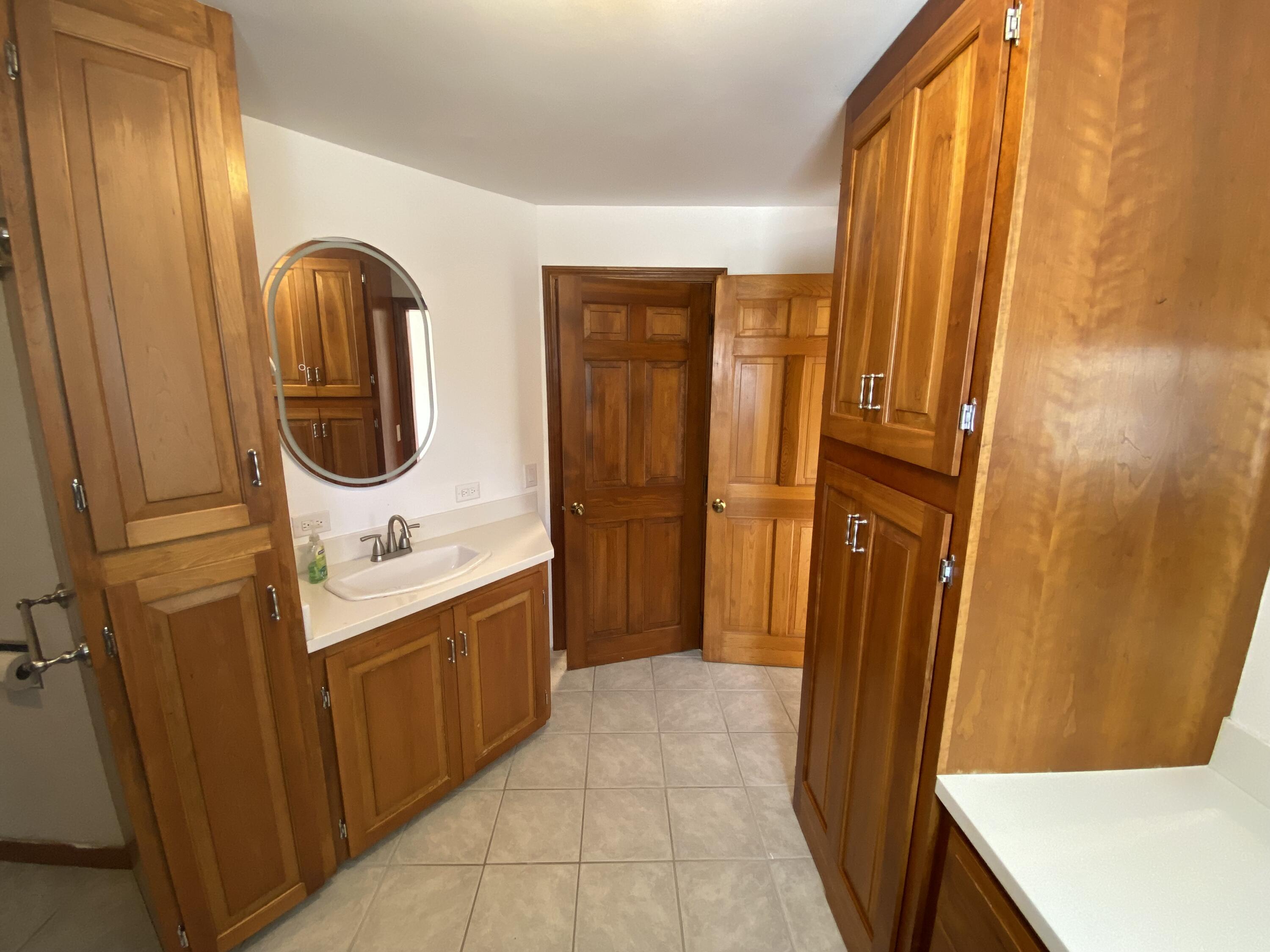 49 E Valentine Street Property Photo 15