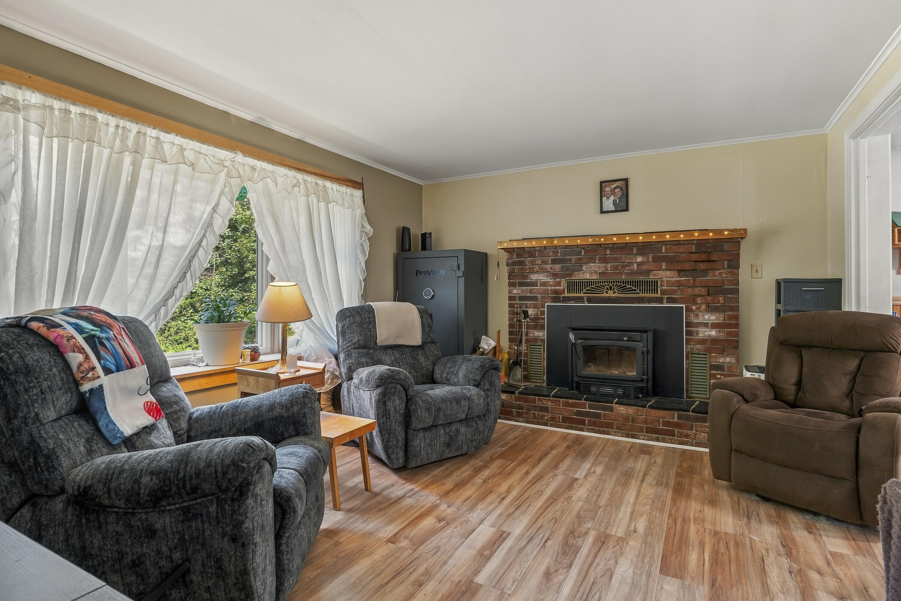 9 Sanford Avenue Property Photo 6