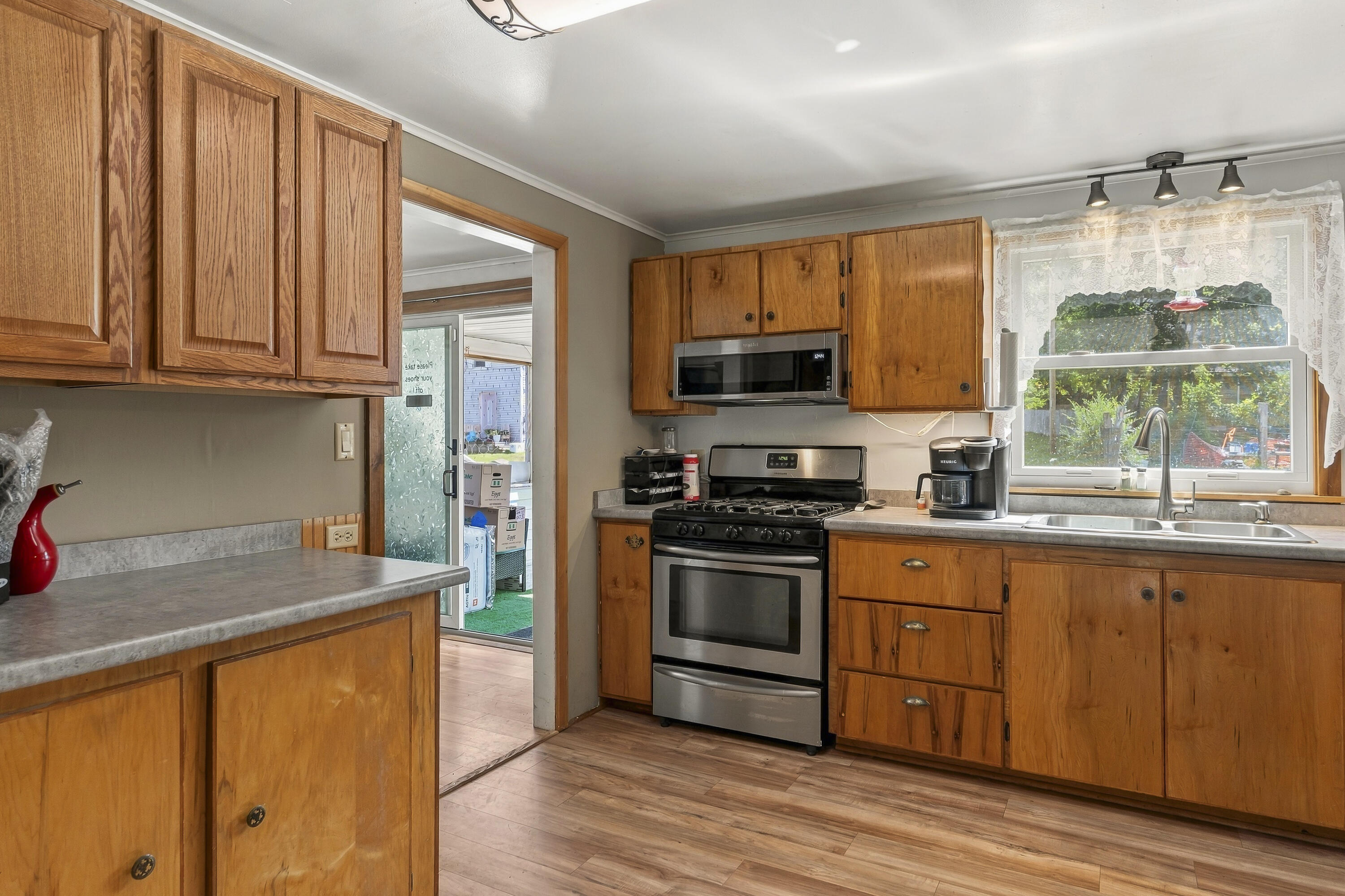 9 Sanford Avenue Property Photo 8