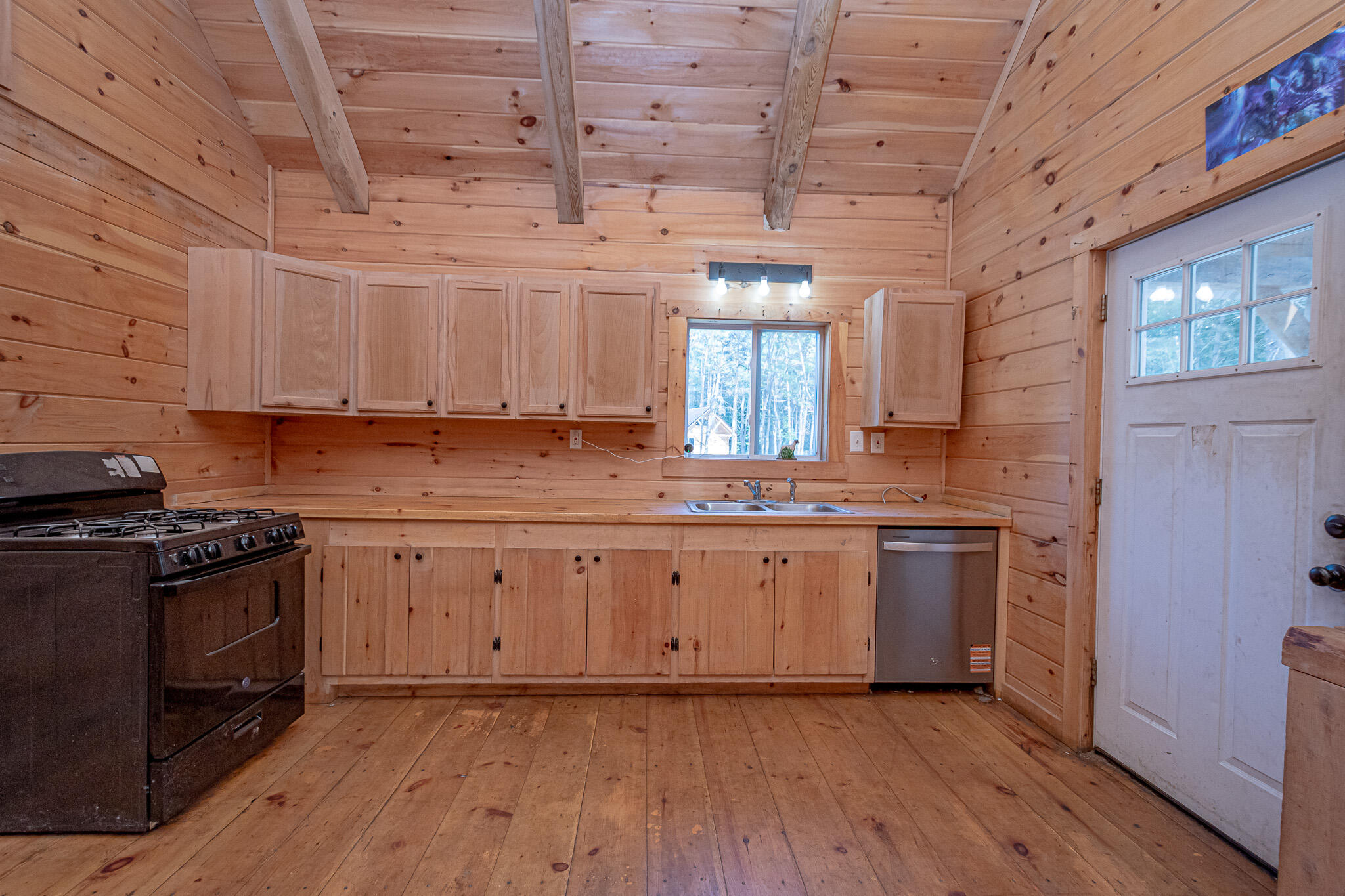 593 Park Street Property Photo 7