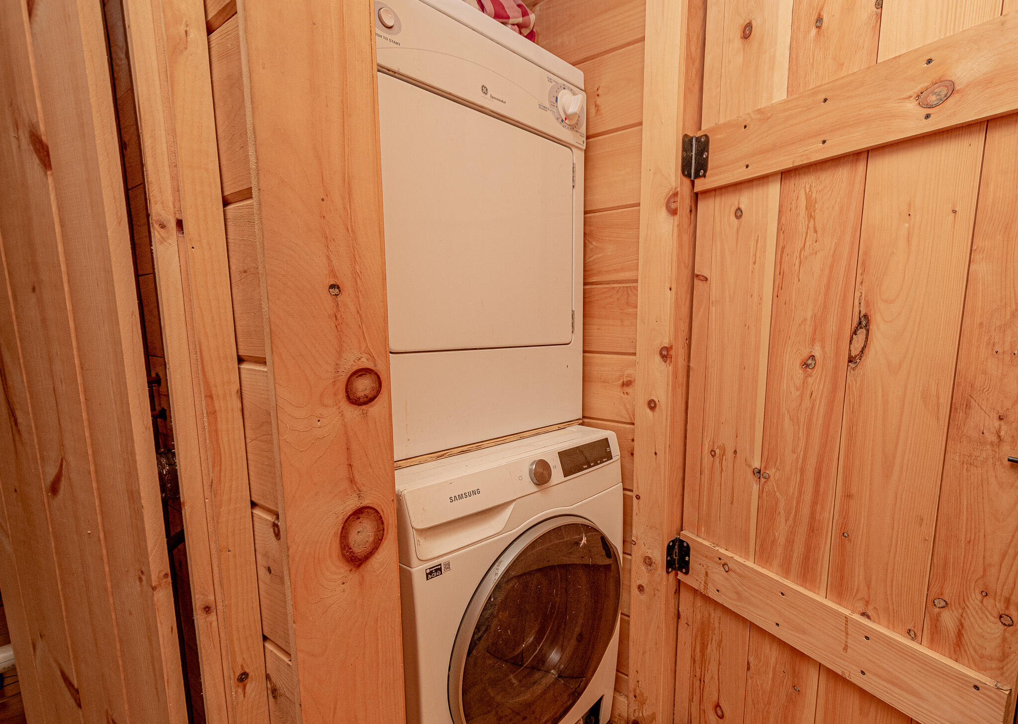 593 Park Street Property Photo 15