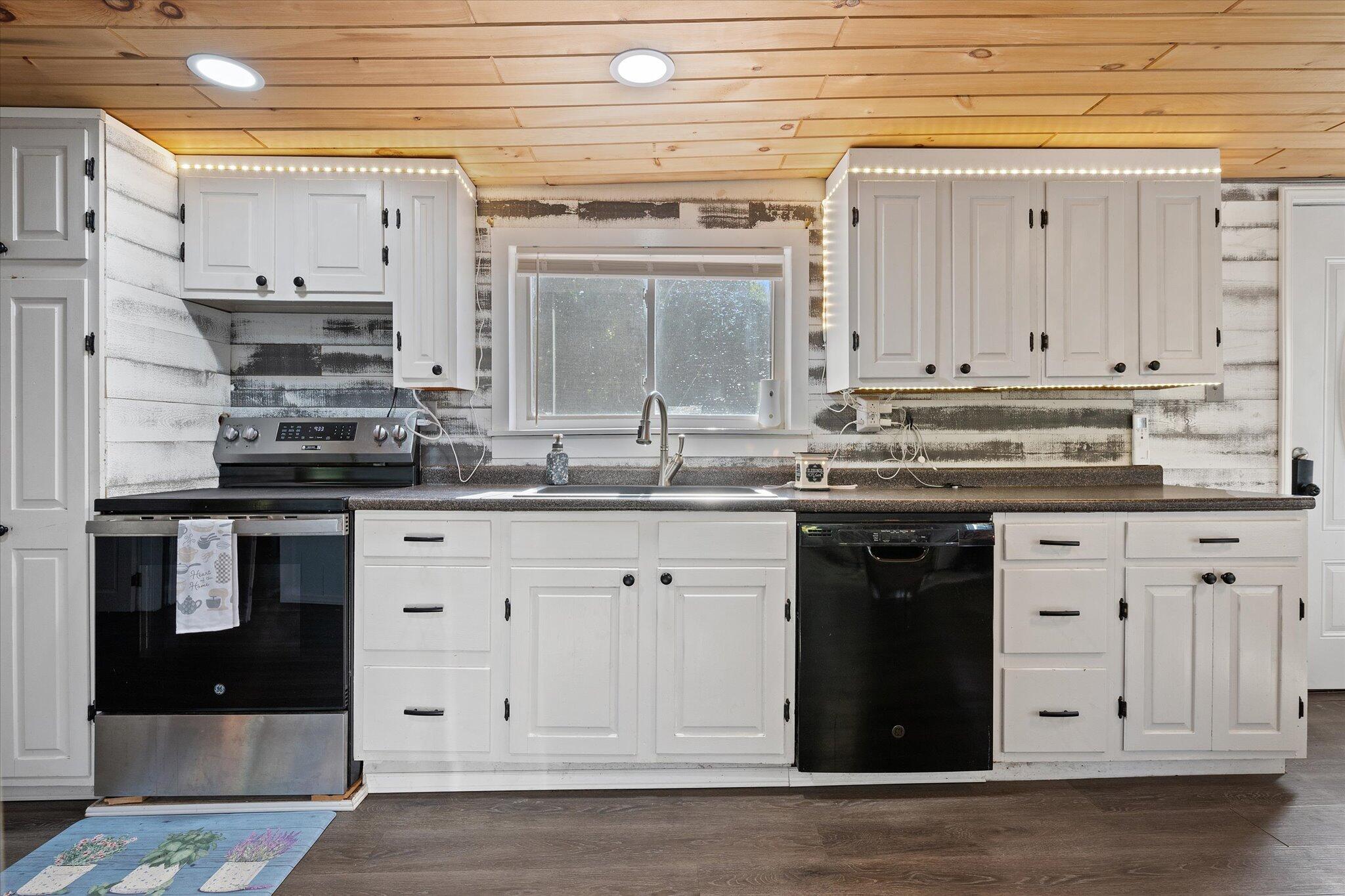 8 Cookson Road Property Photo 11