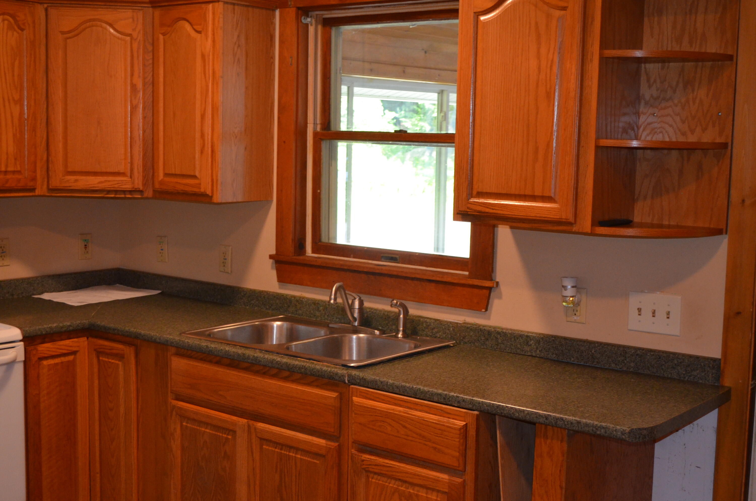 24 E Shore Drive Property Photo 4