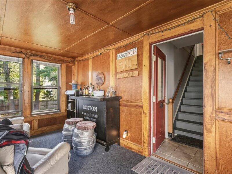 72 Oak Street Property Photo 8