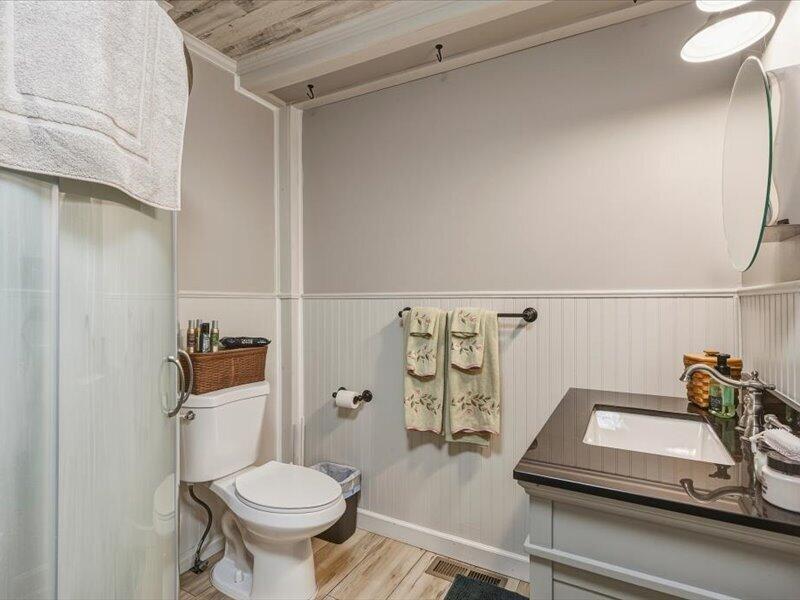 72 Oak Street Property Photo 9