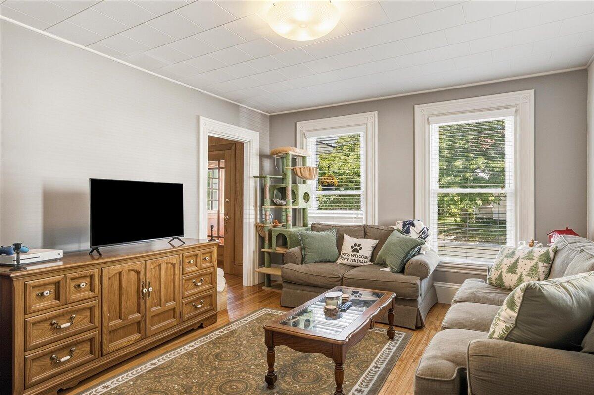 72 Oak Street Property Photo 23
