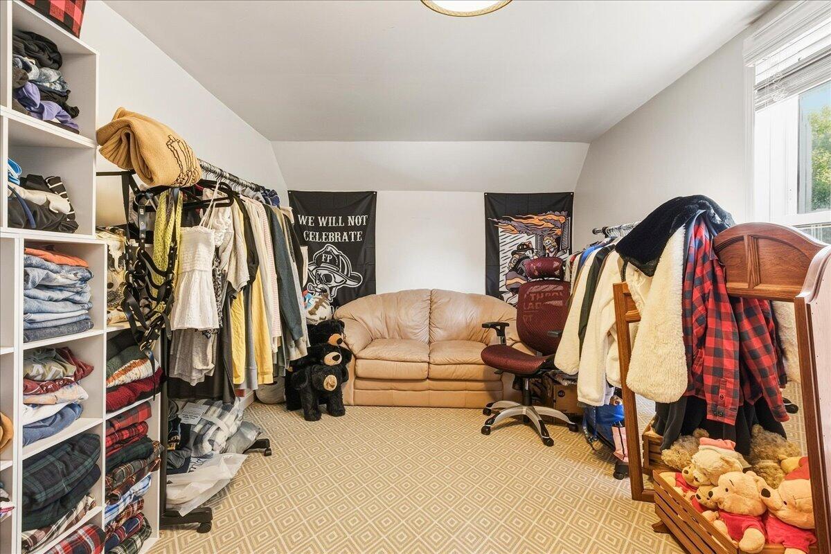 72 Oak Street Property Photo 48