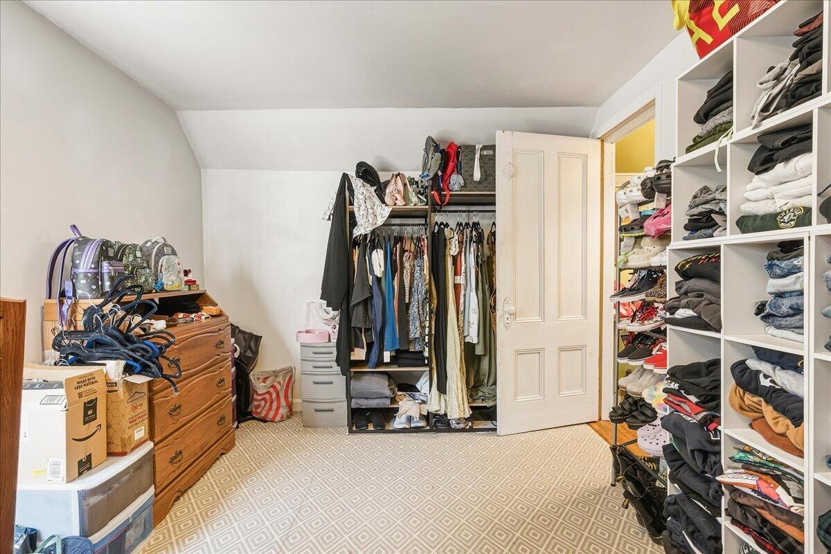 72 Oak Street Property Photo 49