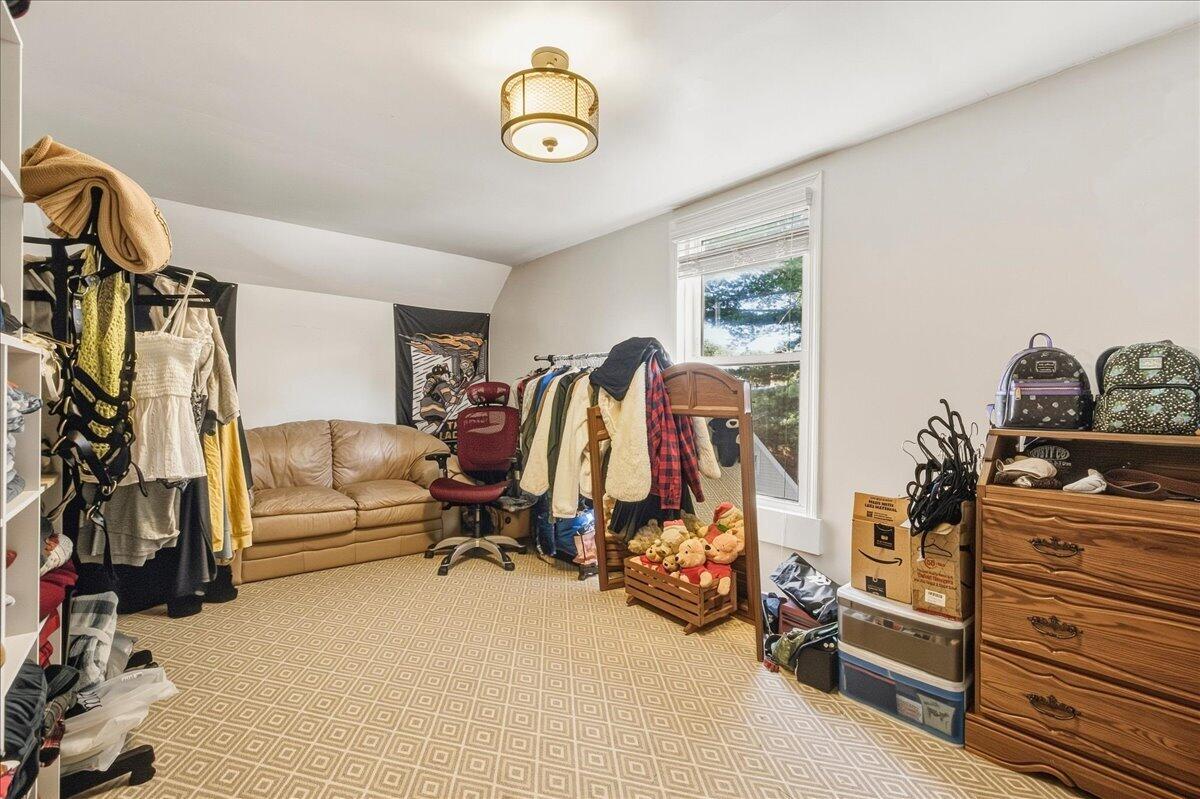 72 Oak Street Property Photo 59