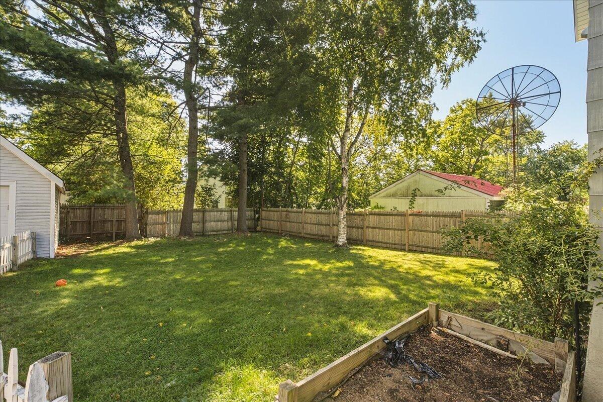 72 Oak Street Property Photo 60