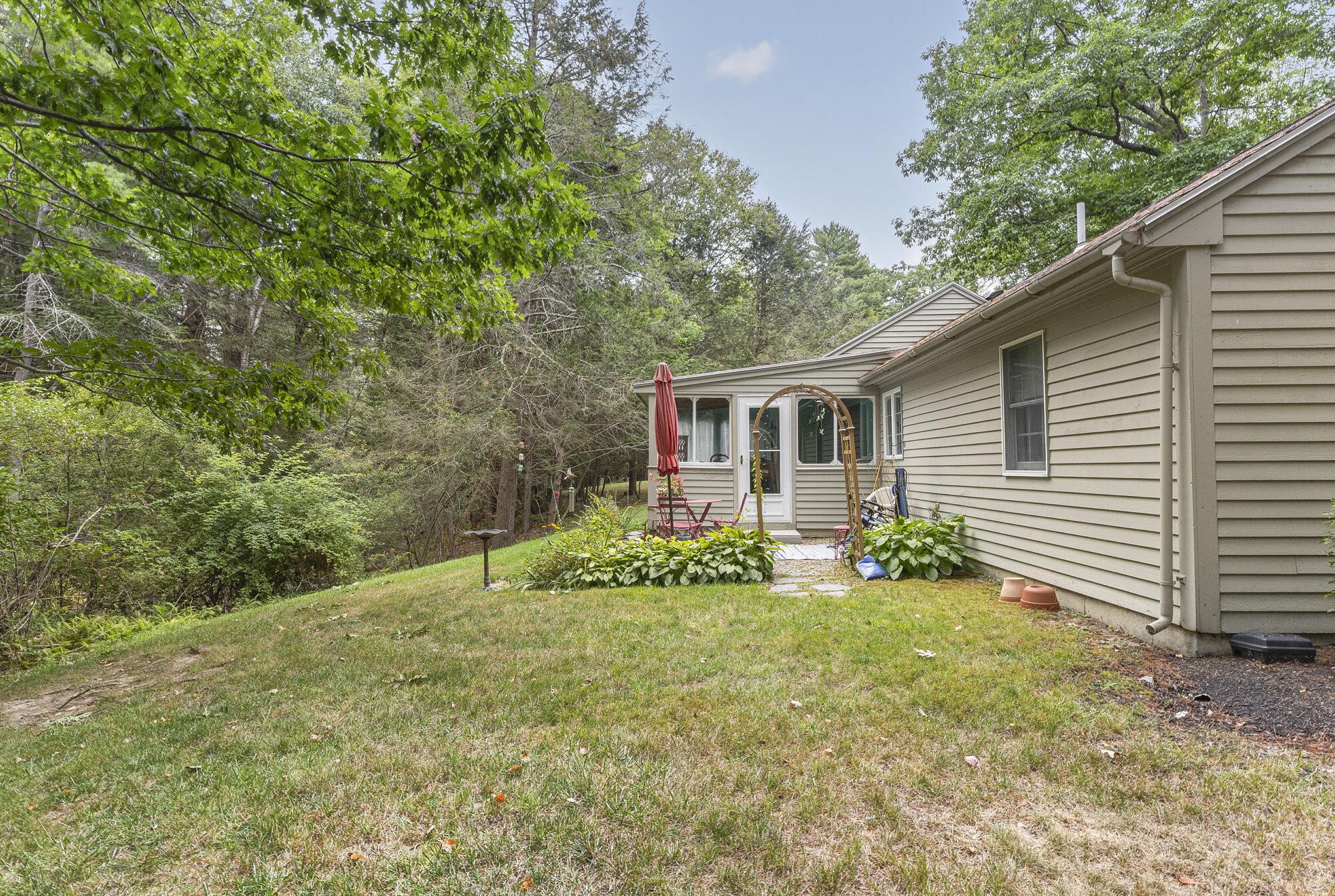66 Gail Lane 14 Property Photo 3