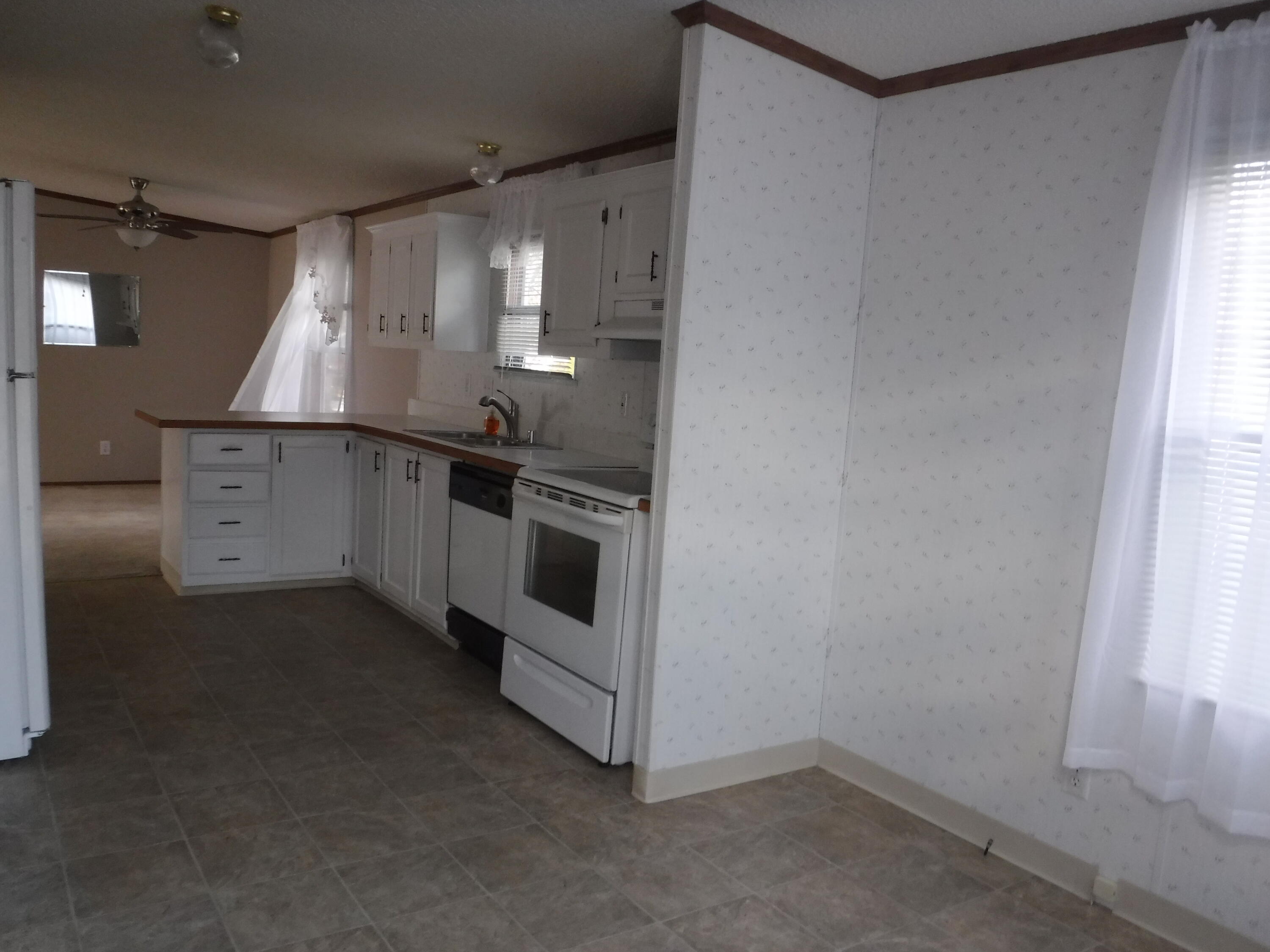 36 Skyline Circle Property Photo 3