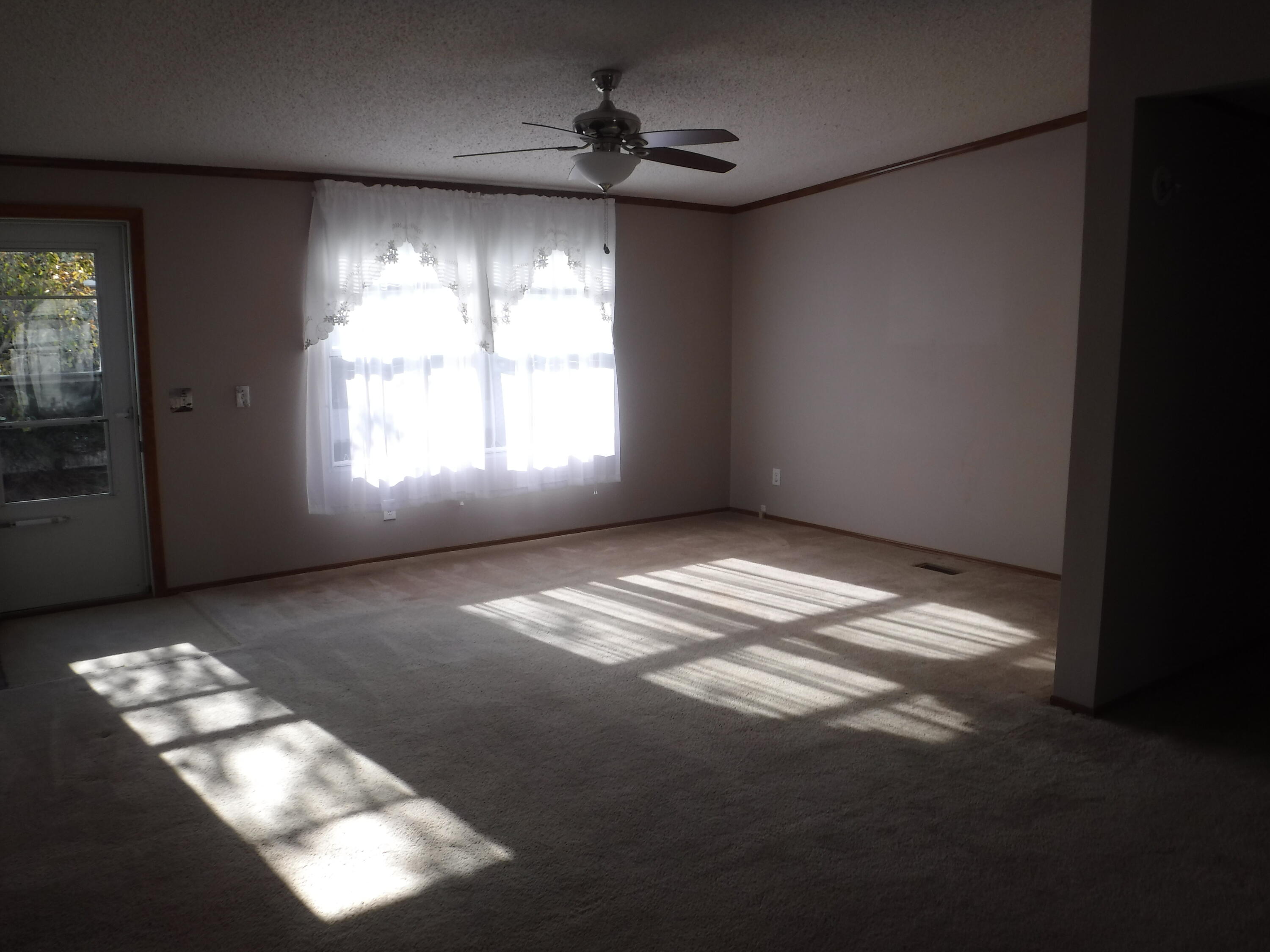 36 Skyline Circle Property Photo 5