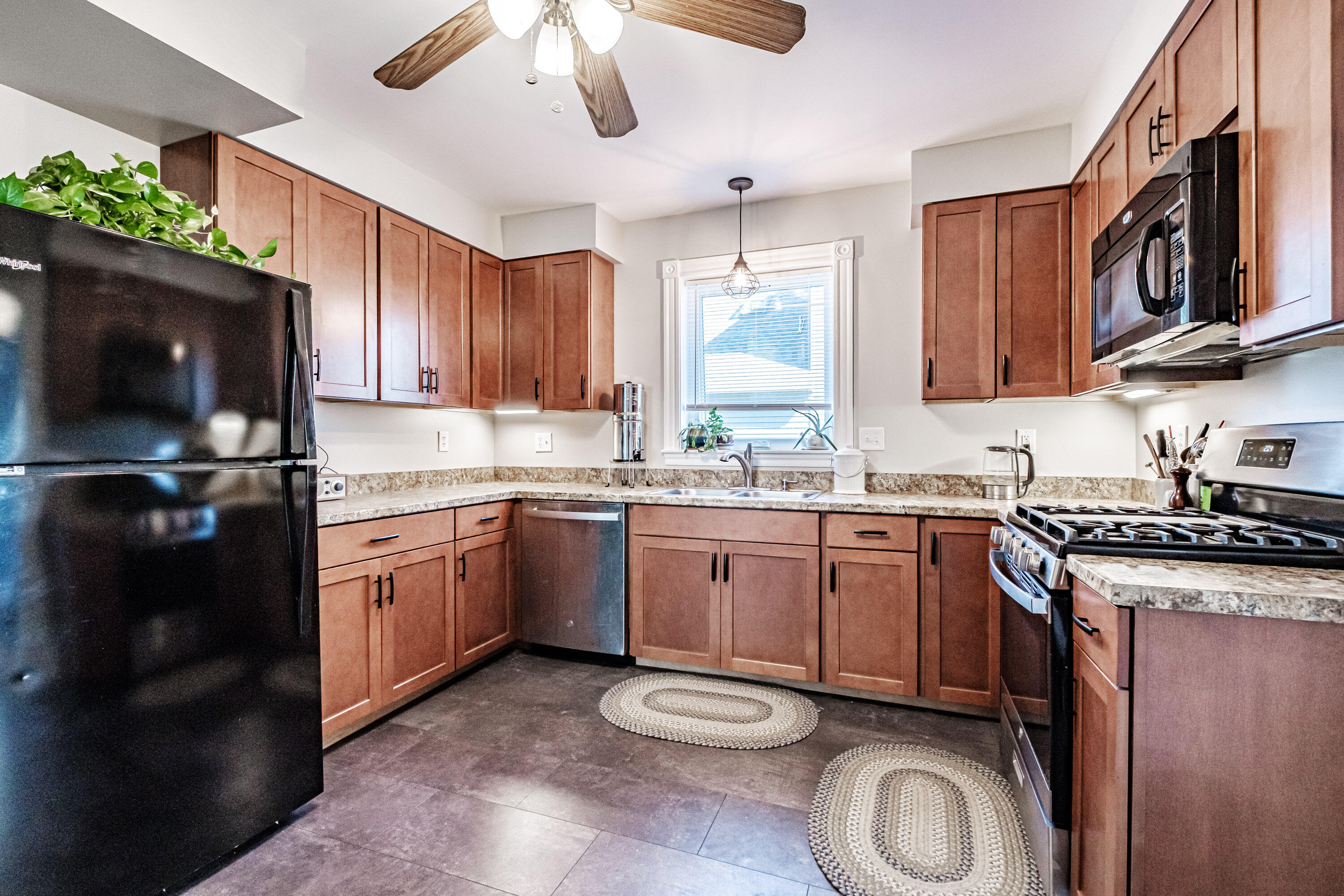 35 Clinton Street Property Photo 3