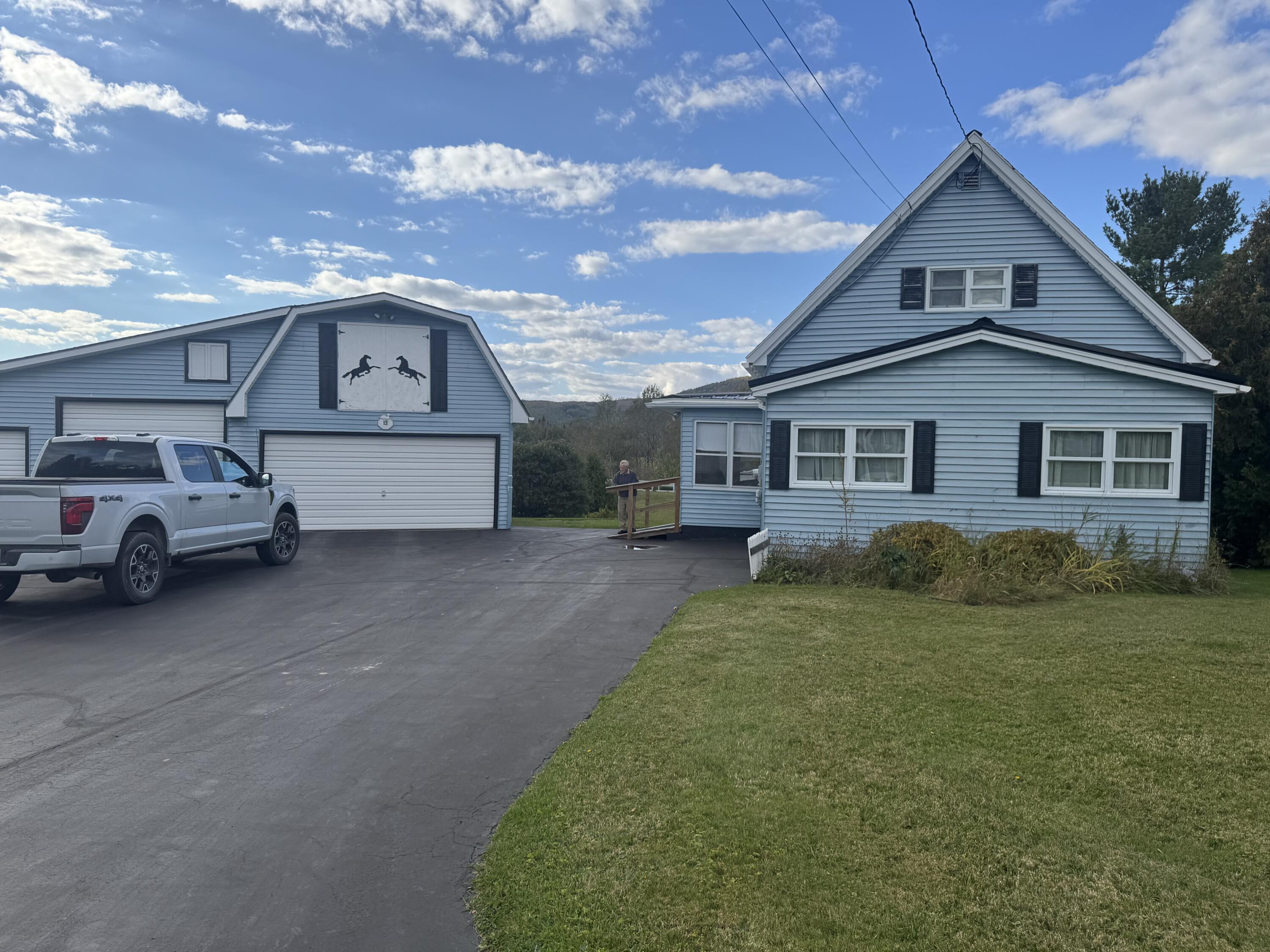 13 Dempsey Curve Property Photo 1