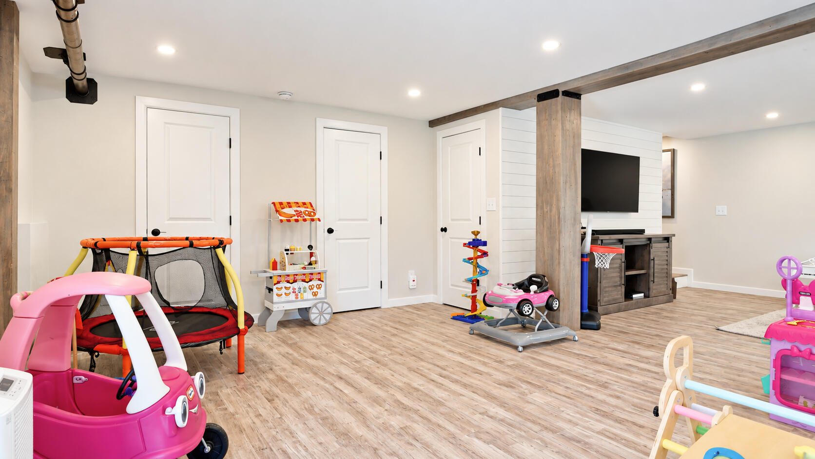 7 Flagship Lane Property Photo 79