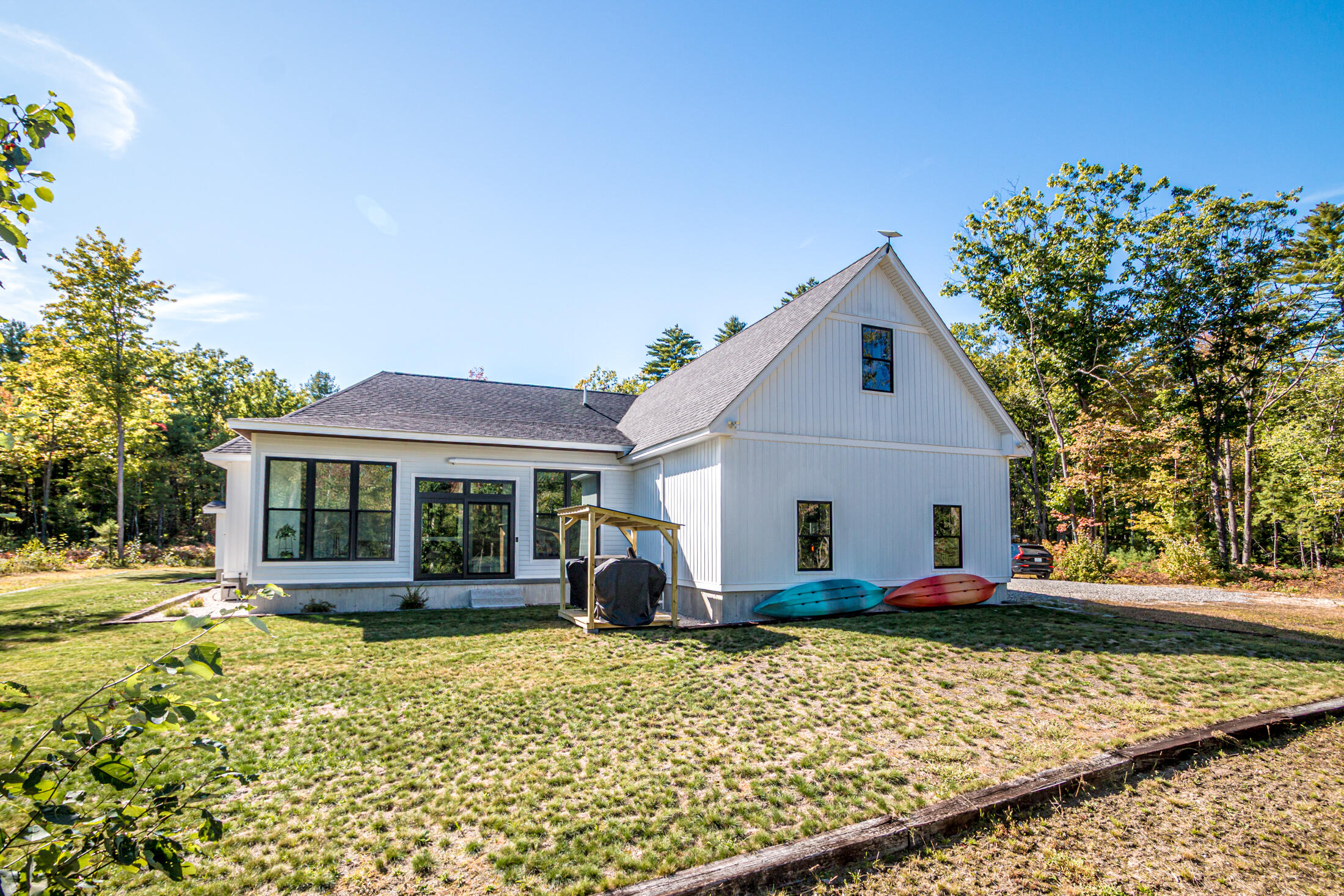 96 Ledgewood Lane Property Photo 3