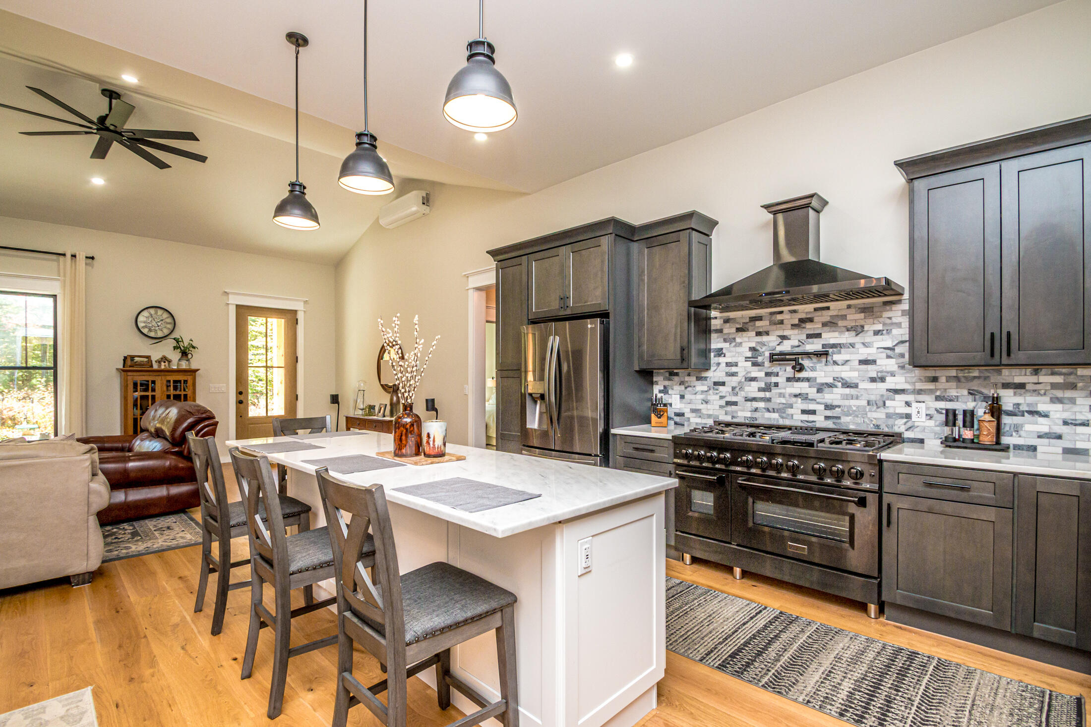 96 Ledgewood Lane Property Photo 15