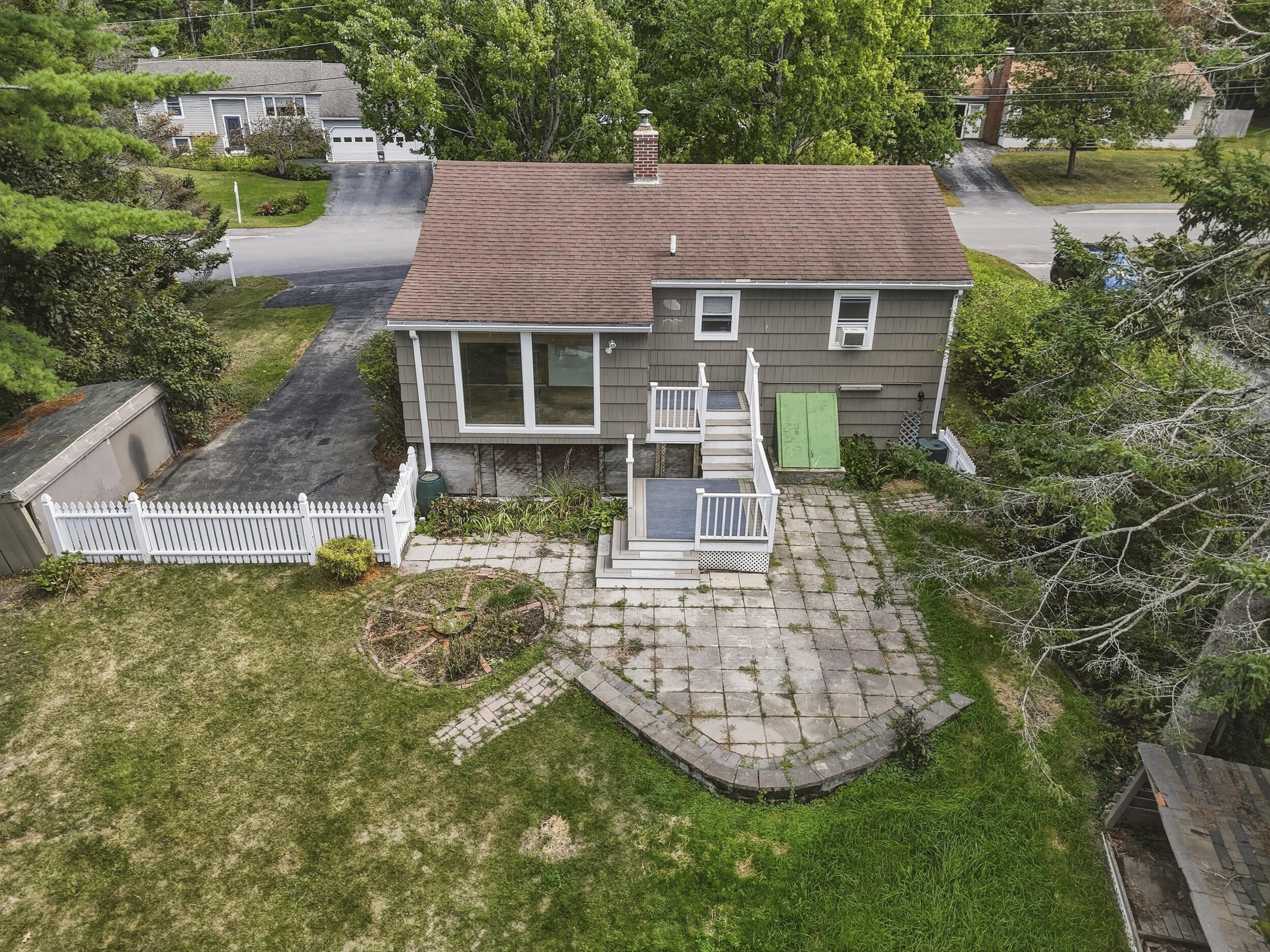 19 Ellen Circle Property Photo 1