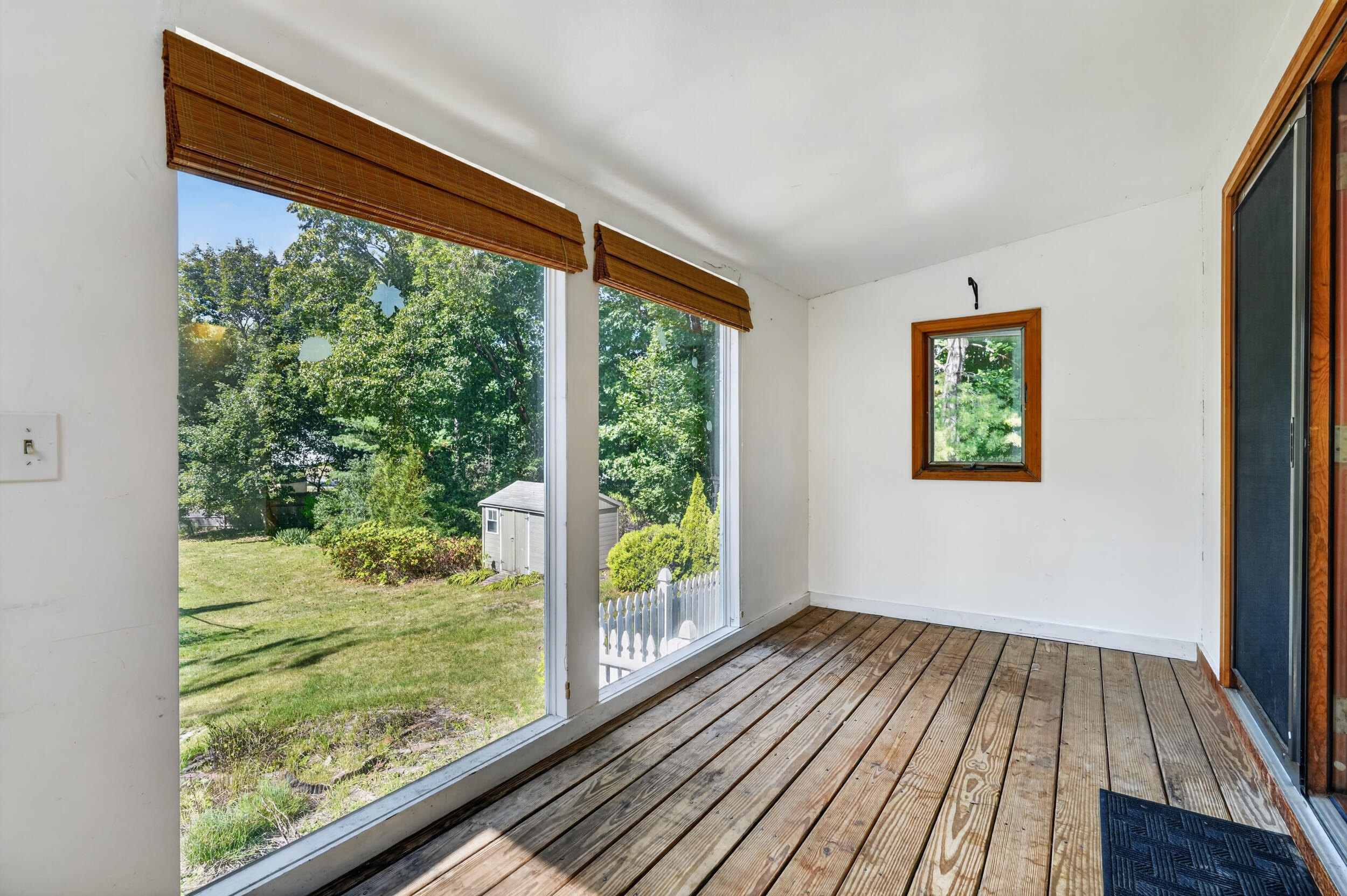 19 Ellen Circle Property Photo 4