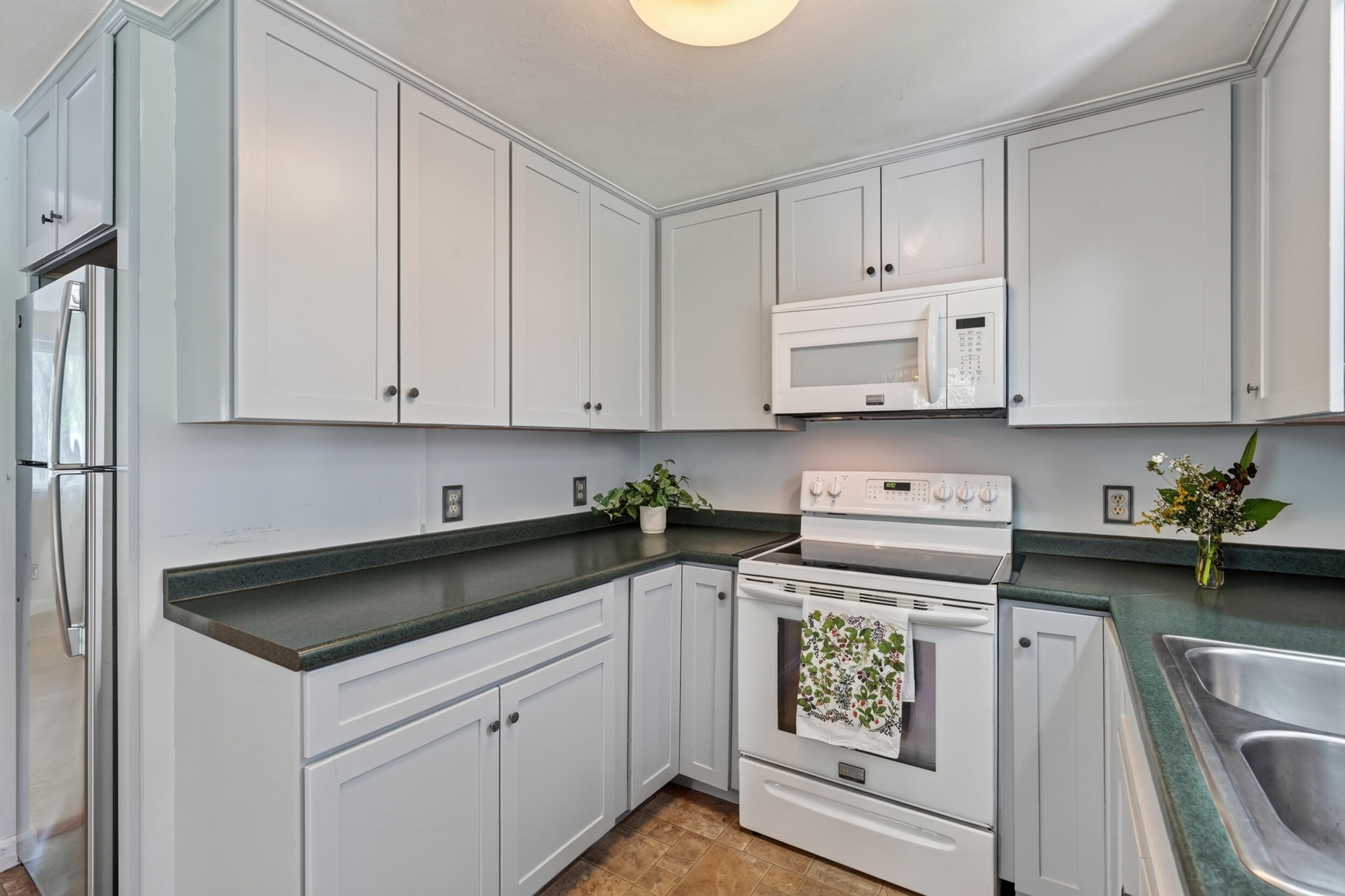 19 Ellen Circle Property Photo 10