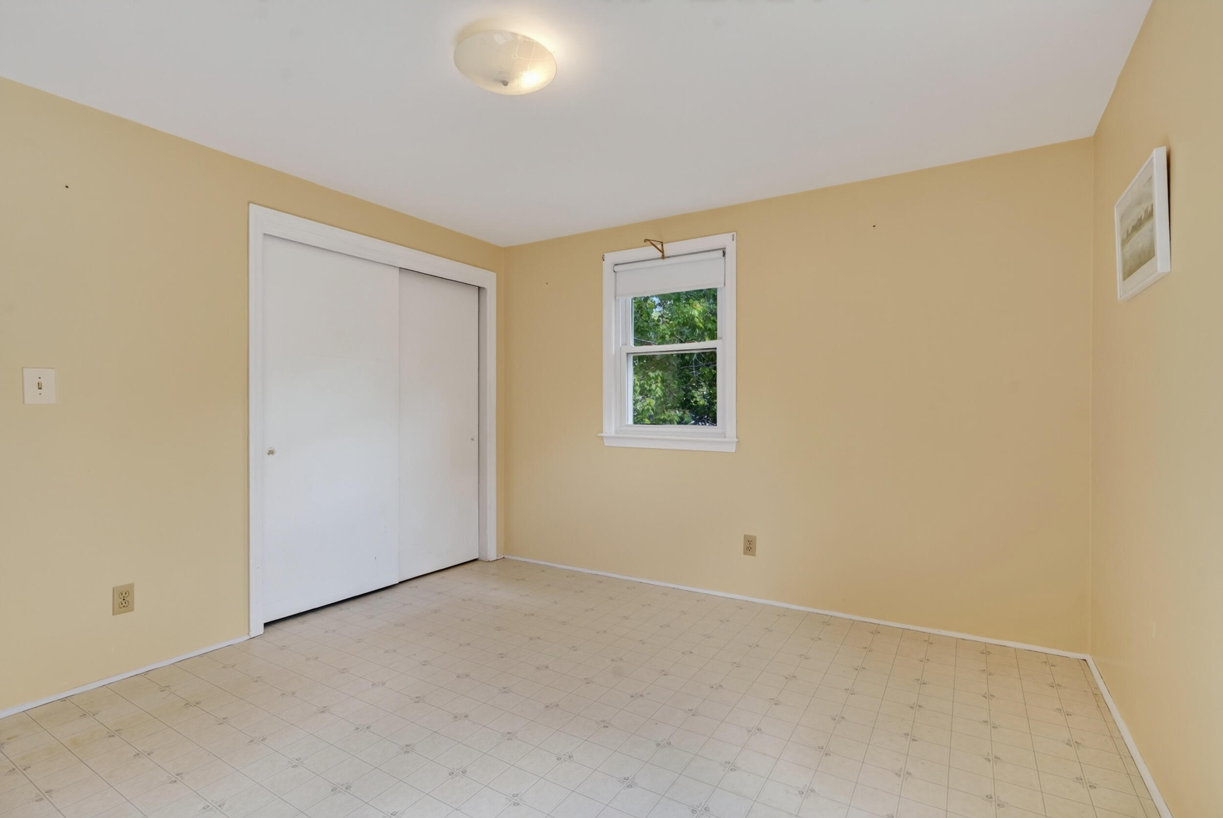 19 Ellen Circle Property Photo 20