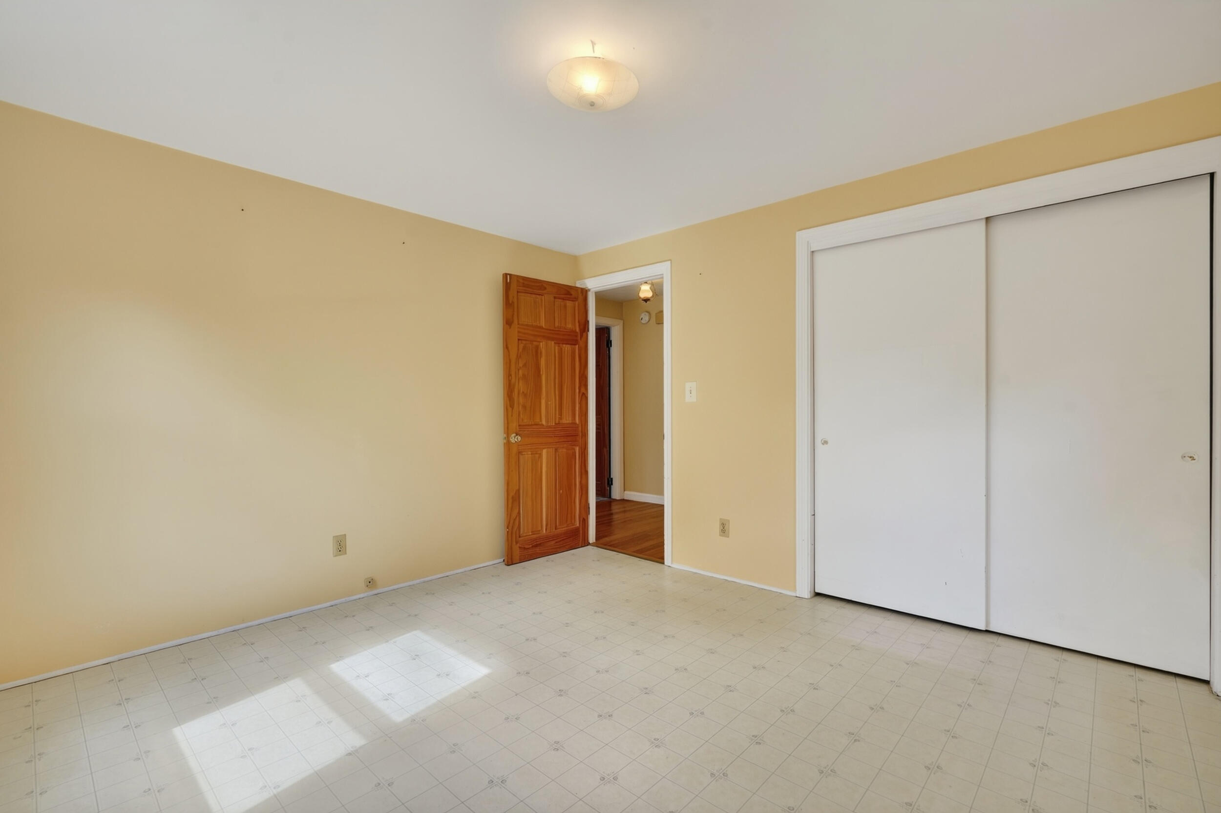 19 Ellen Circle Property Photo 21