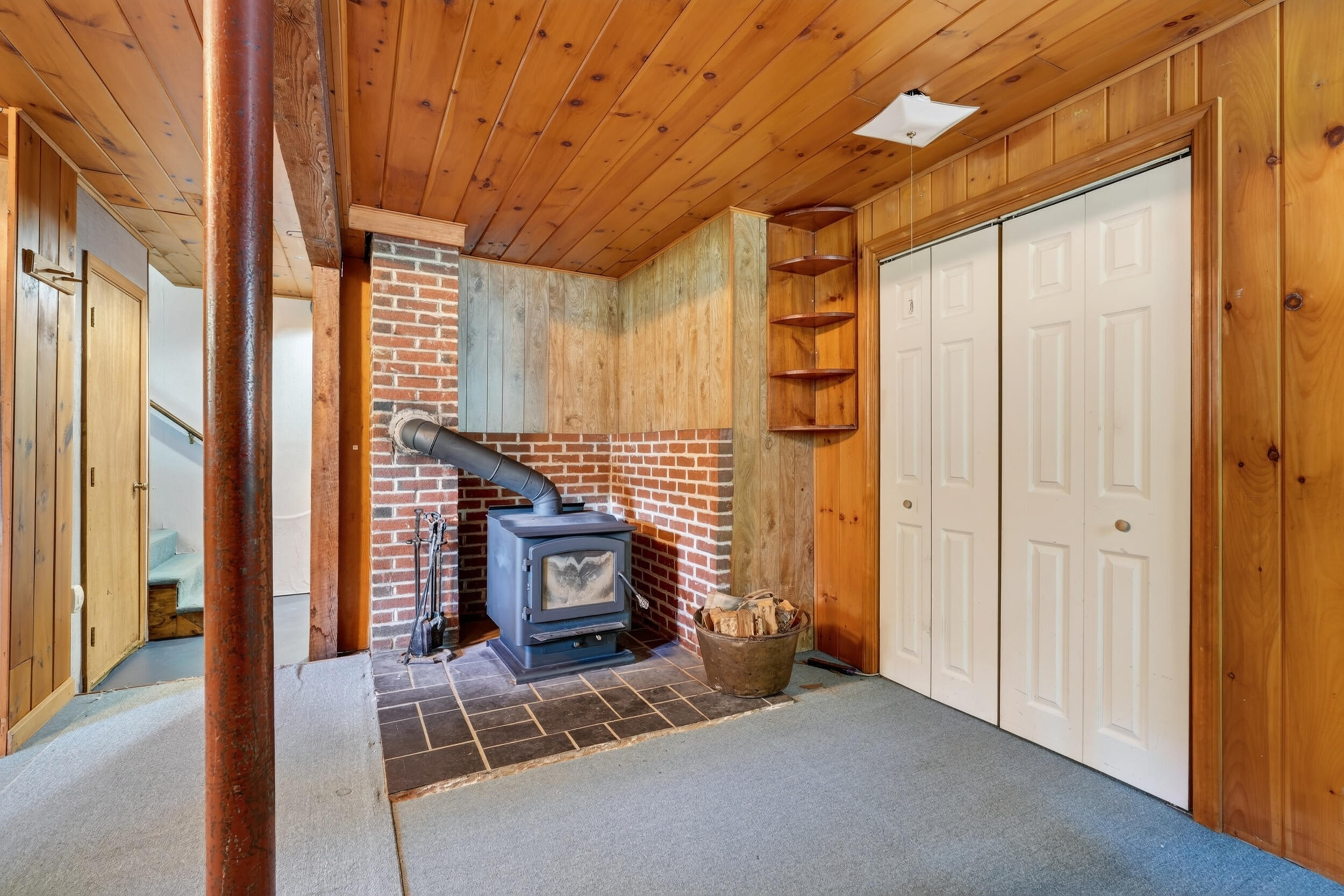 19 Ellen Circle Property Photo 31