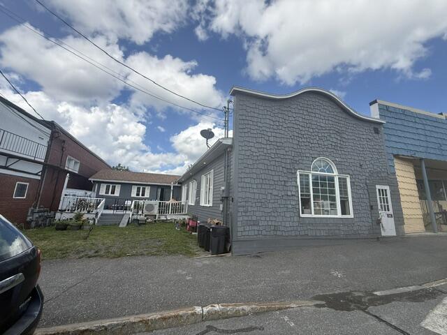 276 Main Street Property Photo 2