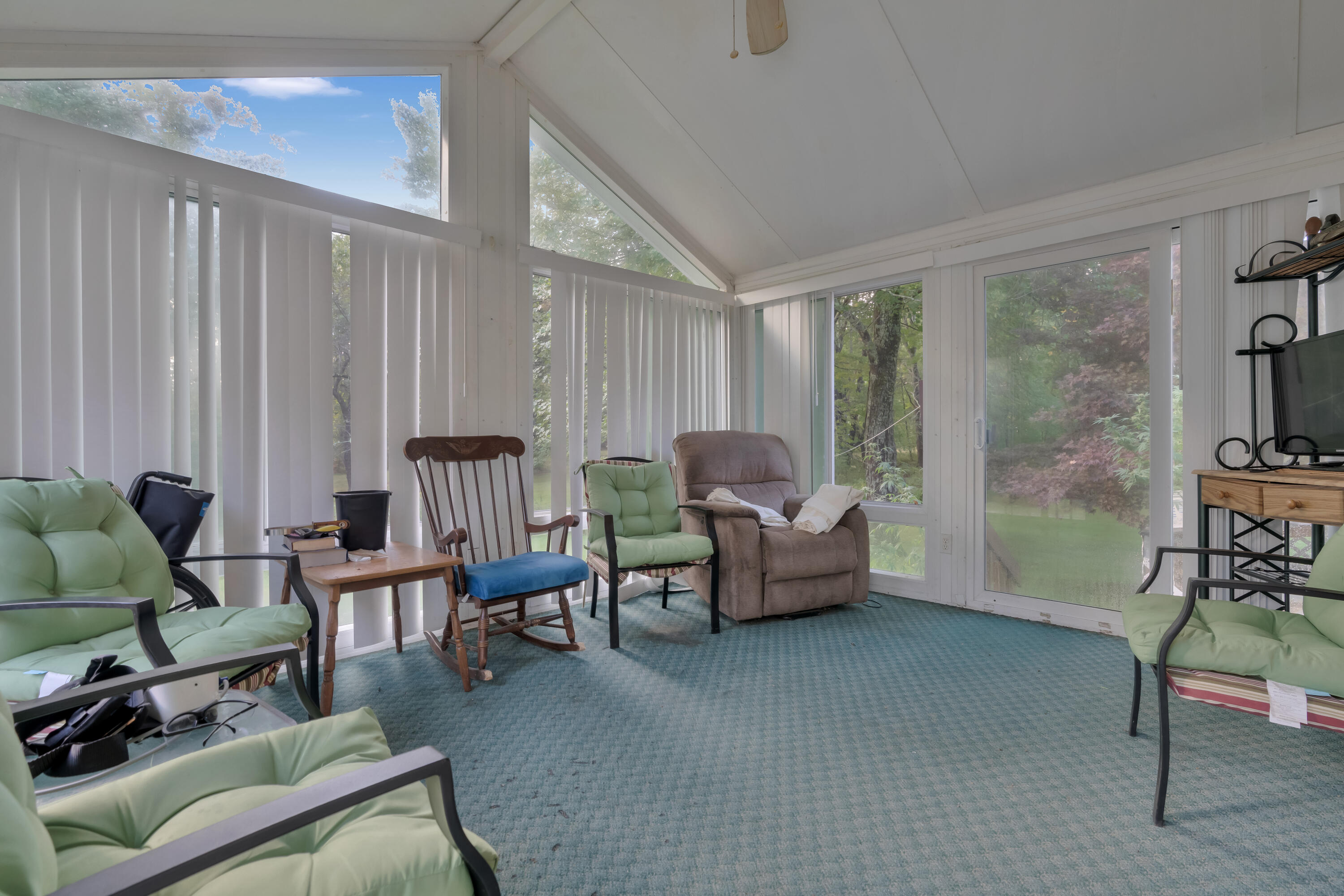 64 Loop Road Property Photo 26