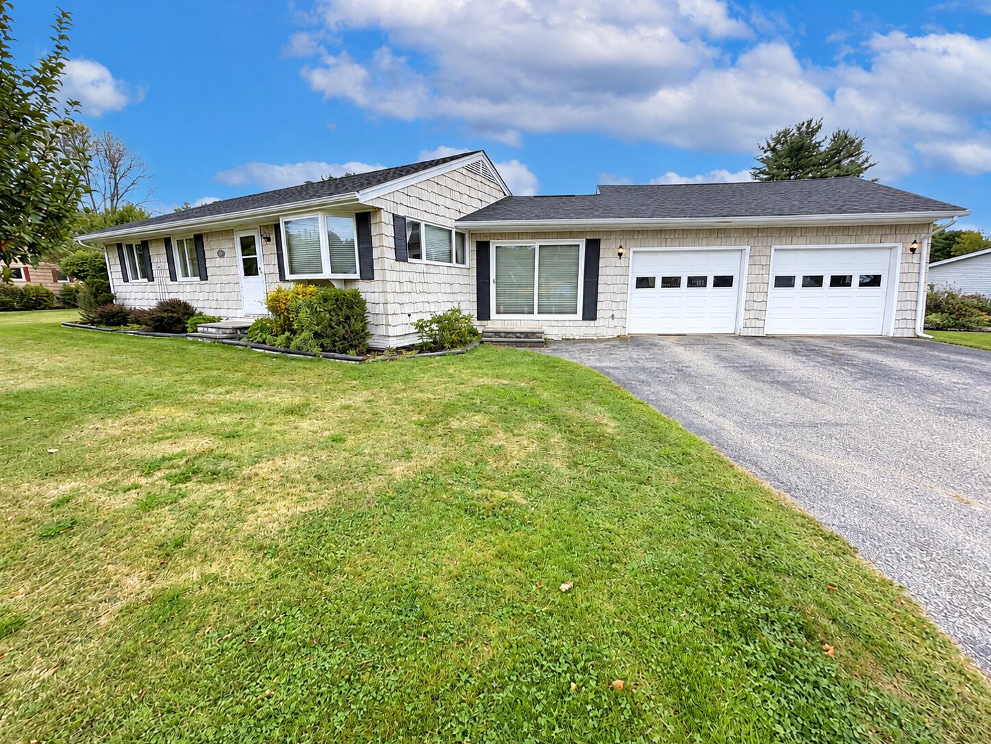 56 Rachel Boulevard Property Photo 1